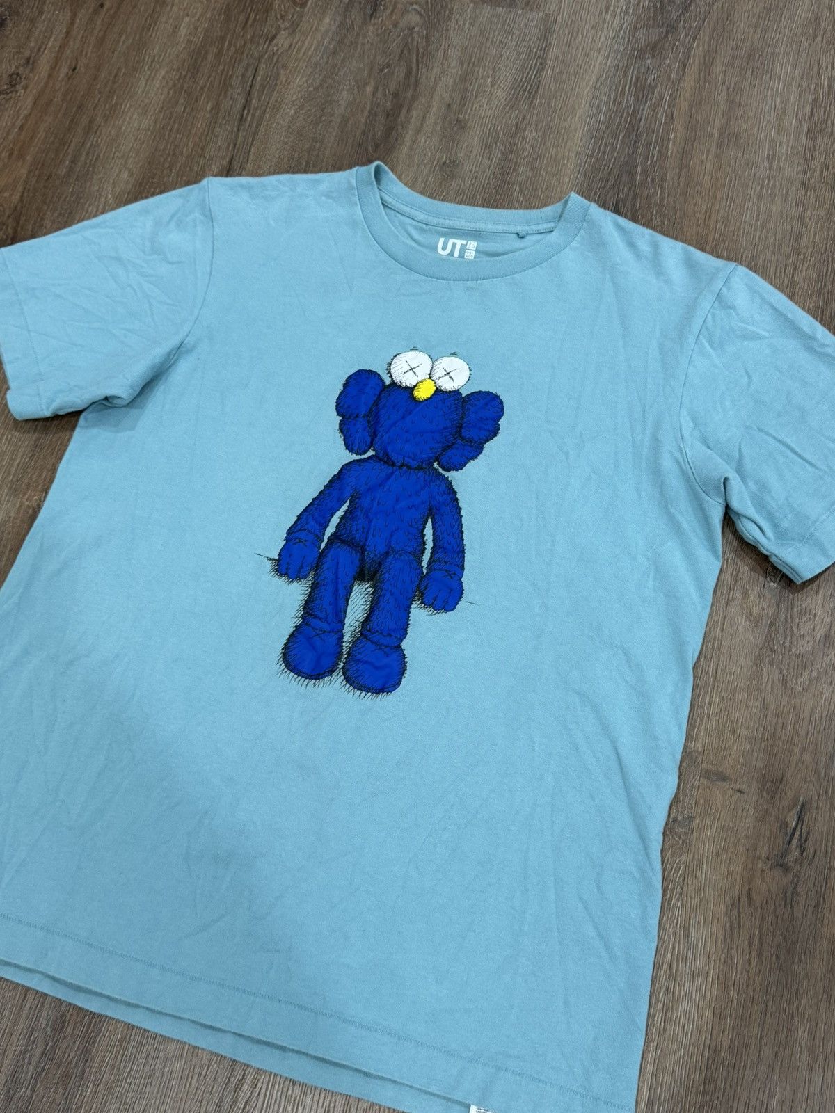 Kaws Uniqlo Kaws T Shirt Size US S / EU 44-46 / 1 - 2 Thumbnail
