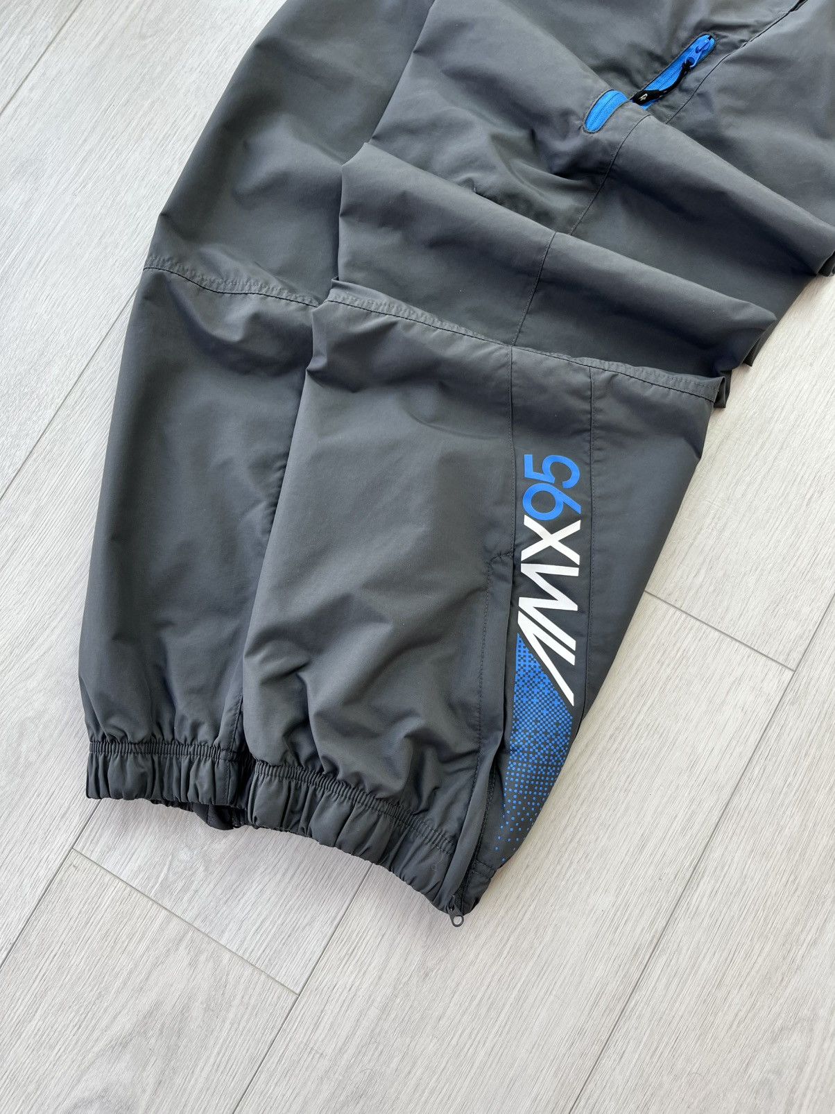 Nike Vintage Nike Baggy Track Pants AirMax 95 Y2K 90s Drill Hype Size US 34 / EU 50 - 3 Thumbnail