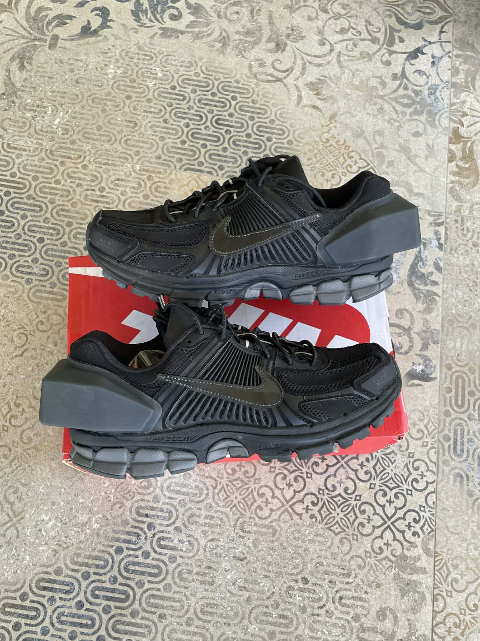 Nike Nike Zoom Vomero 5 x A Cold Wall Black US6 EU 38.5 Size US 6 / IT 36 - 1 Thumbnail