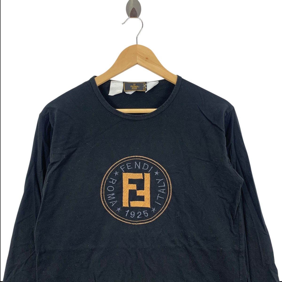 Fendi Vintage 90s FENDI MAGLIA Embroidered Italy Tshirt Size US S / EU 44-46 / 1 - 2 Thumbnail