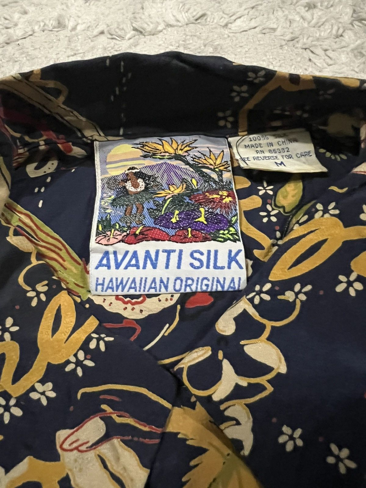 Vintage Vintage "Hawaii Calls" 1950s Avanti Silk Hawaiian Shirt Size US L / EU 52-54 / 3 - 6 Thumbnail