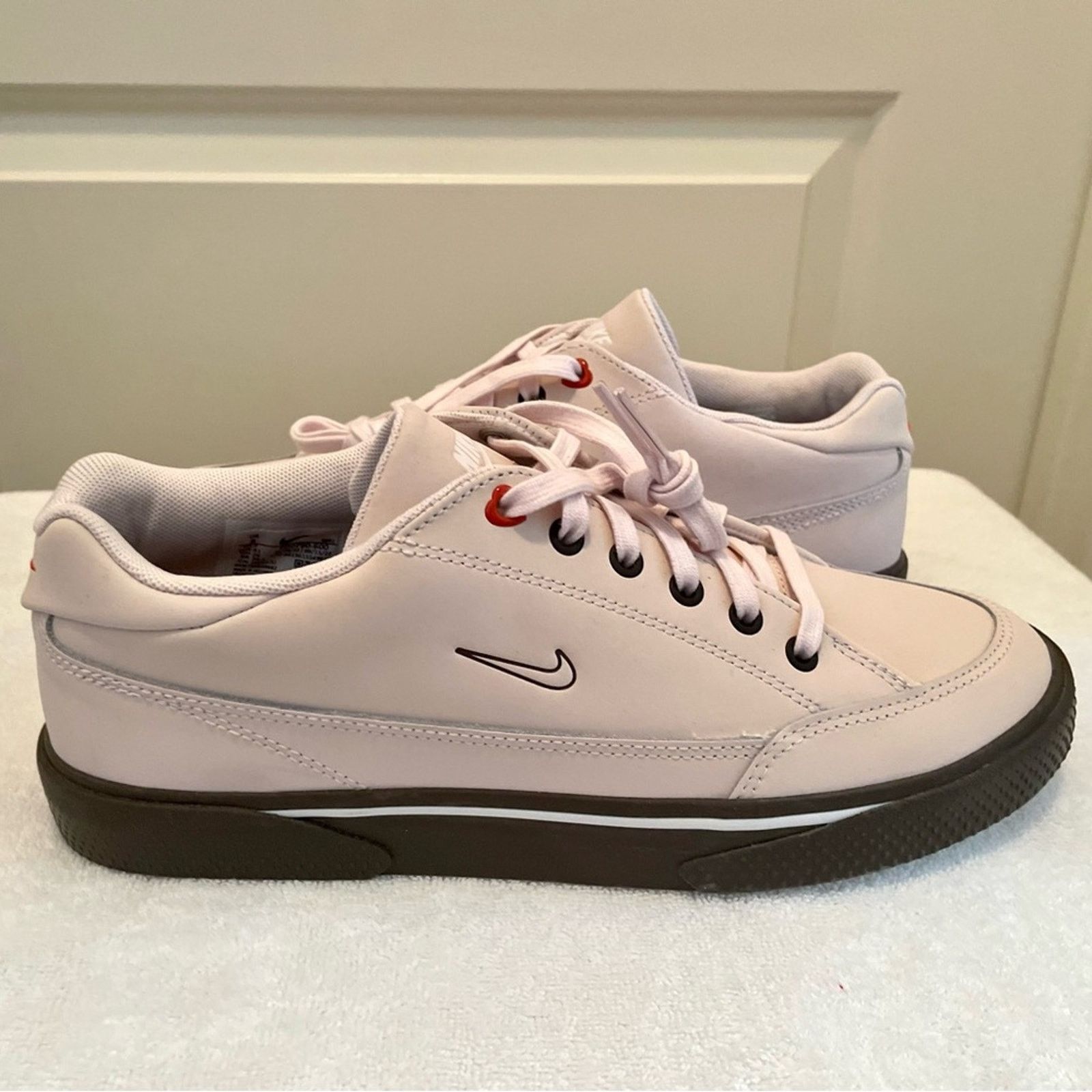 Nike Nike Valentine “Pearl Pink” sneaker - Men’s Size 8 Size US 8 / EU 41 - 2 Thumbnail