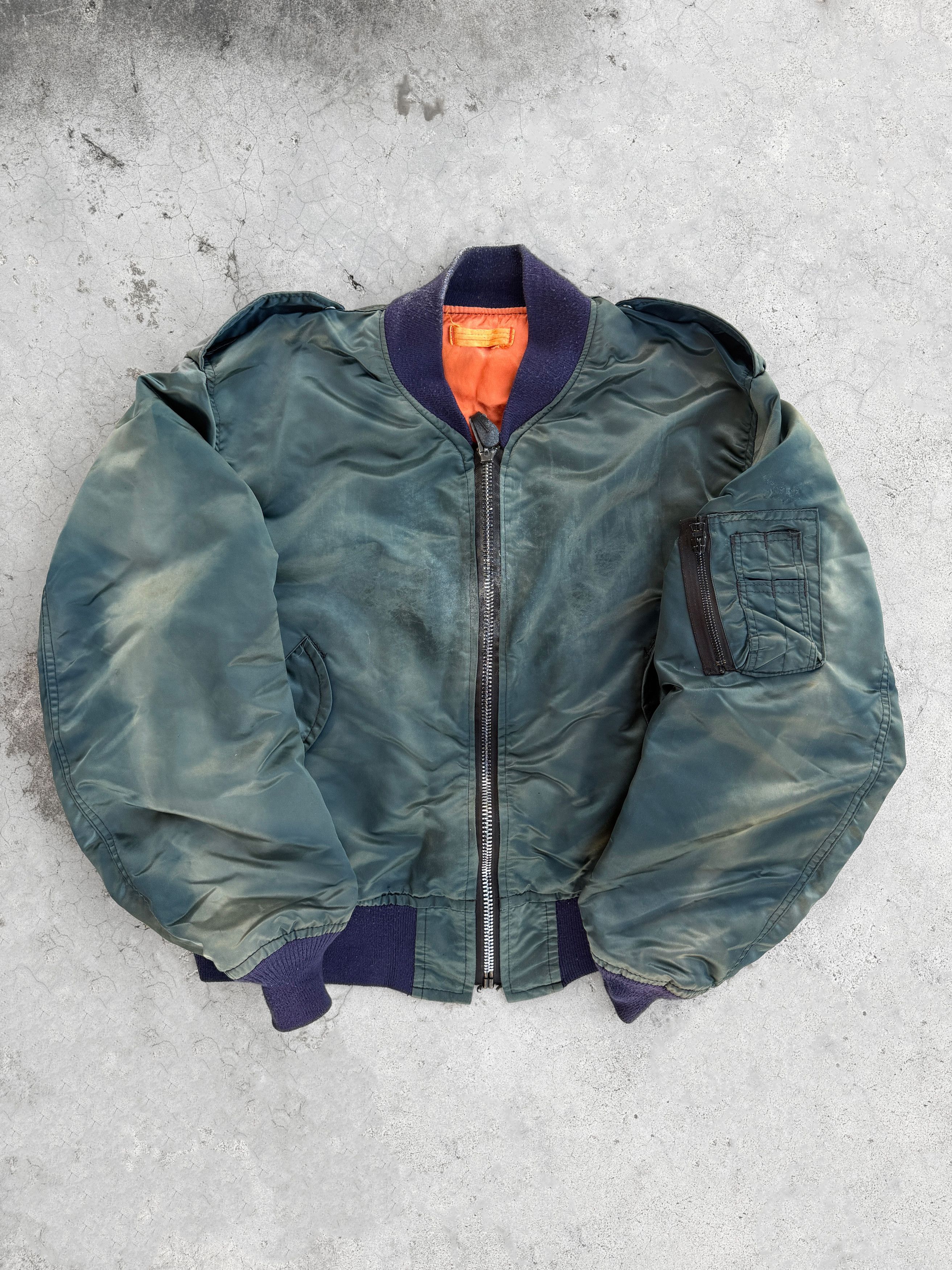 Alpha Industries Faded Vintage MA-1 Bomber Jacket Size US M / EU 48-50 / 2 - 7 Thumbnail