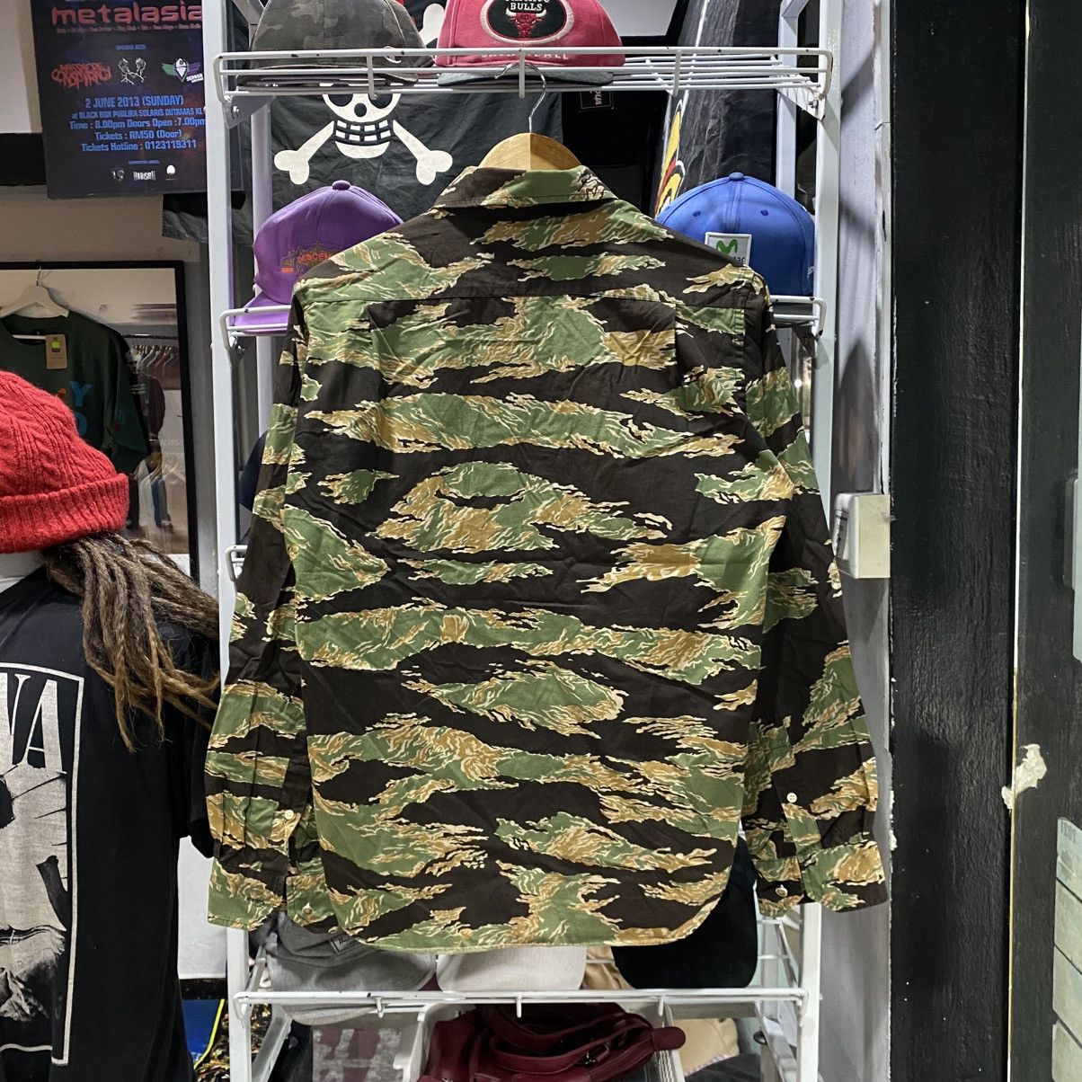 Bape × Vintage Bape Tiger Stripe Button-Up Shirt Size US S / EU 44-46 / 1 - 2 Thumbnail