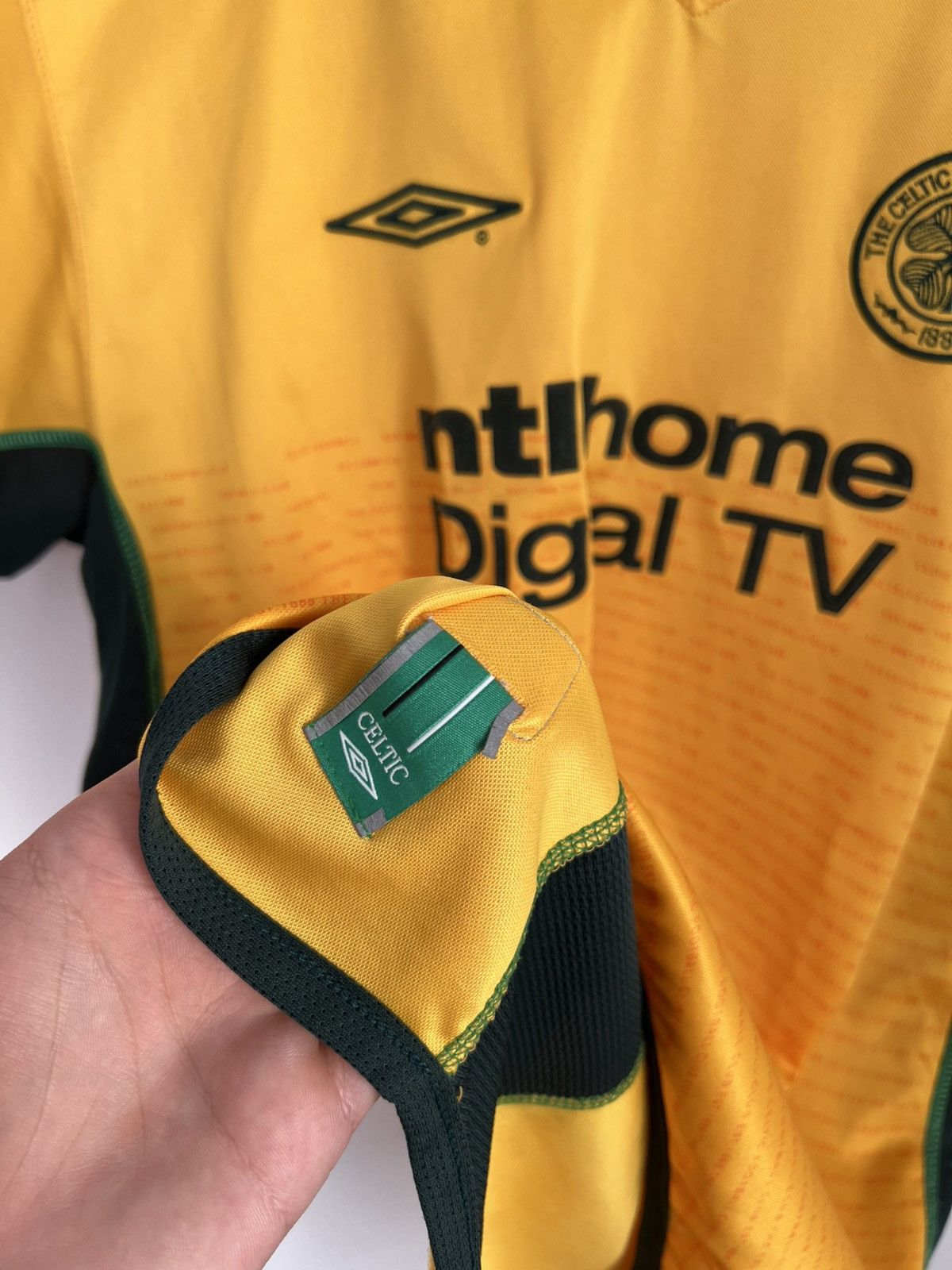 Umbro Umbro The Celtic FC Jersey Size M HTL Home 2000/01 Size US L / EU 52-54 / 3 - 8 Thumbnail