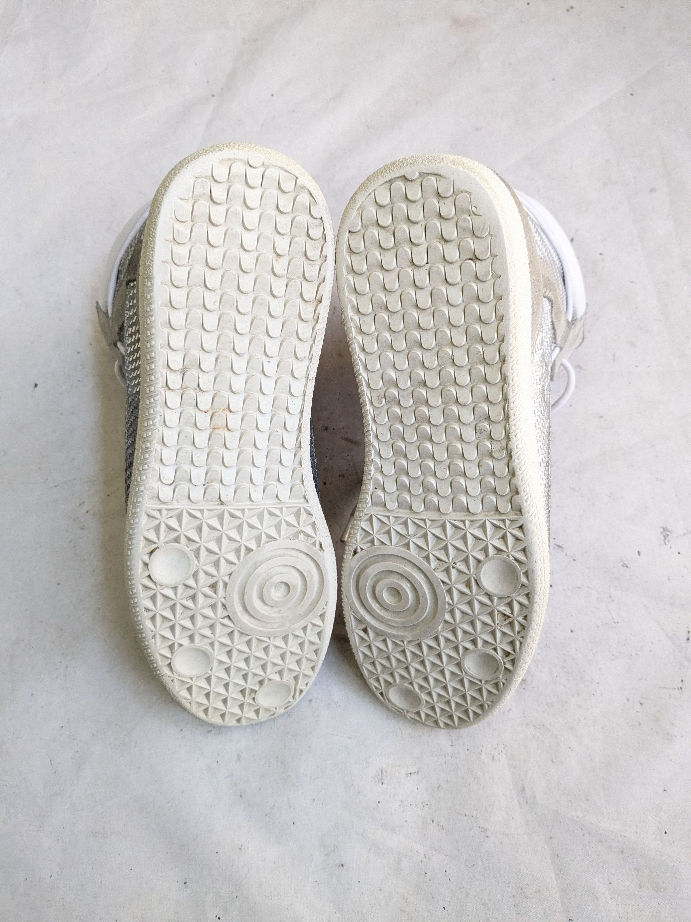 Maison Margiela Maison Margiela High Tops Sneakers 9 42 White Silver Size US 9 / EU 42 - 16 Thumbnail