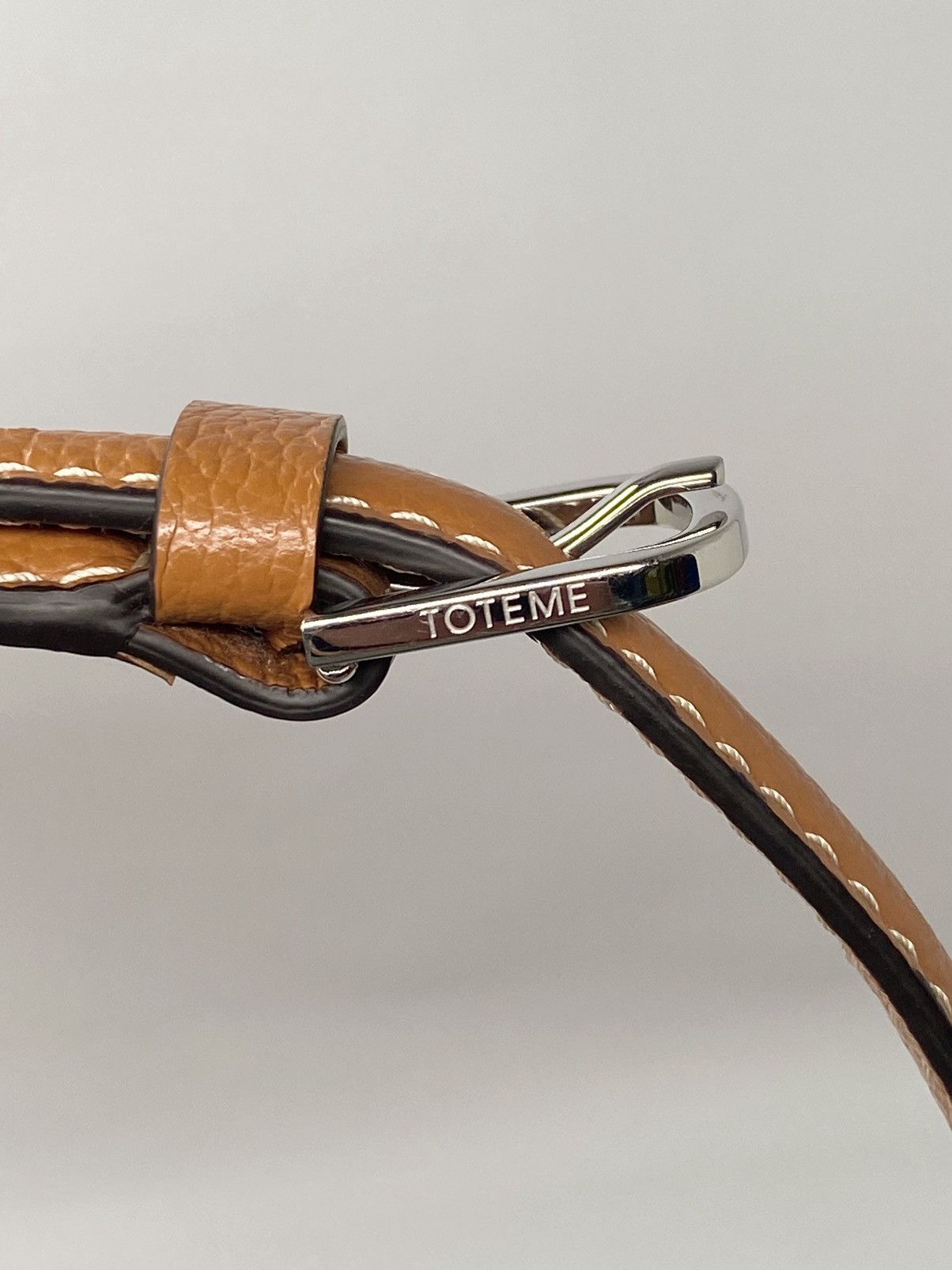 Toteme TOTEME T-Lock Top Handle Bag in Pebble Grain Leather Size ONE SIZE - 14 Thumbnail