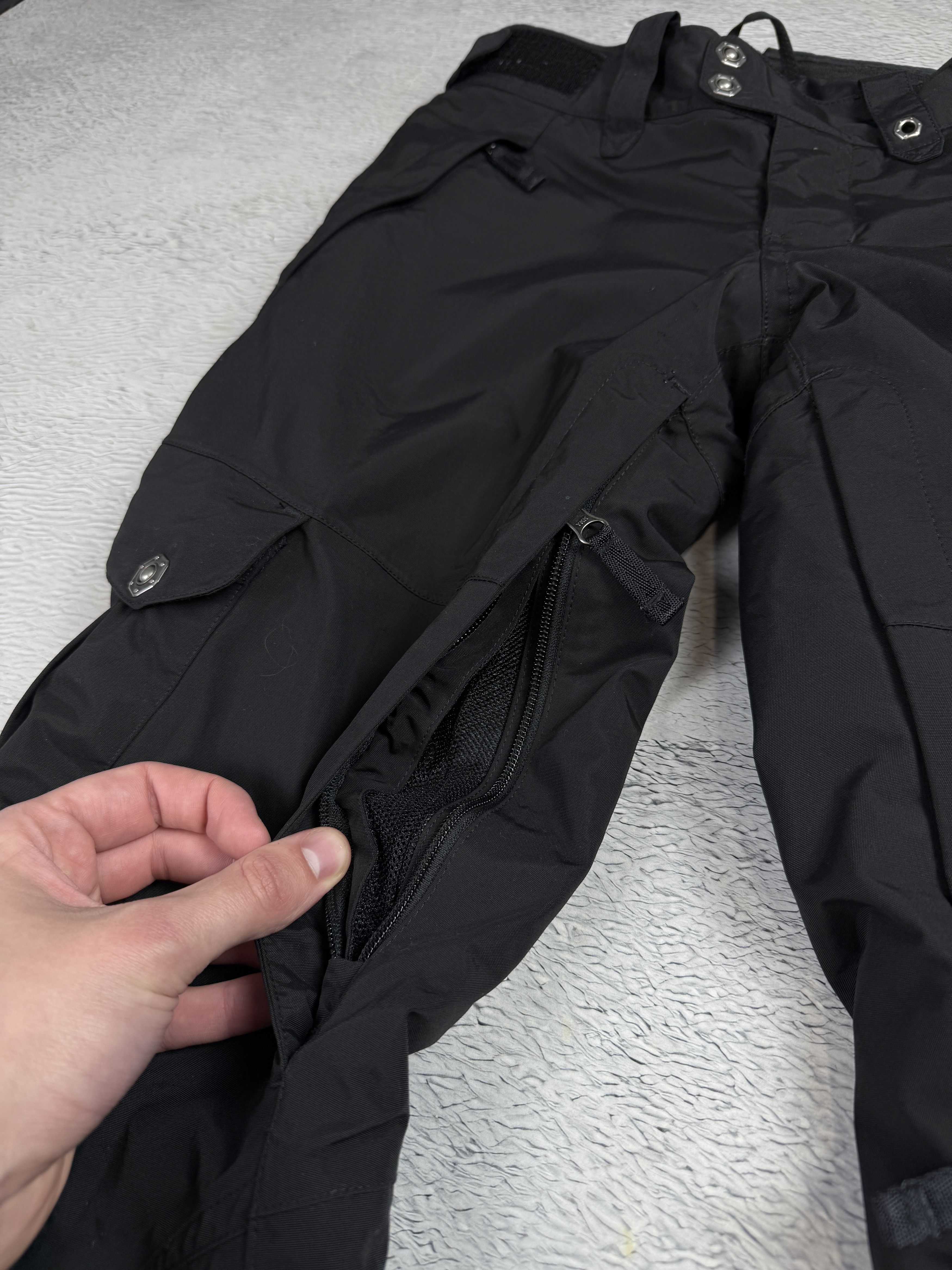 The North Face The North Face Women Snow HyVent Pants Ski Cargo Black Size 26" / US 2 / IT 38 - 8 Thumbnail