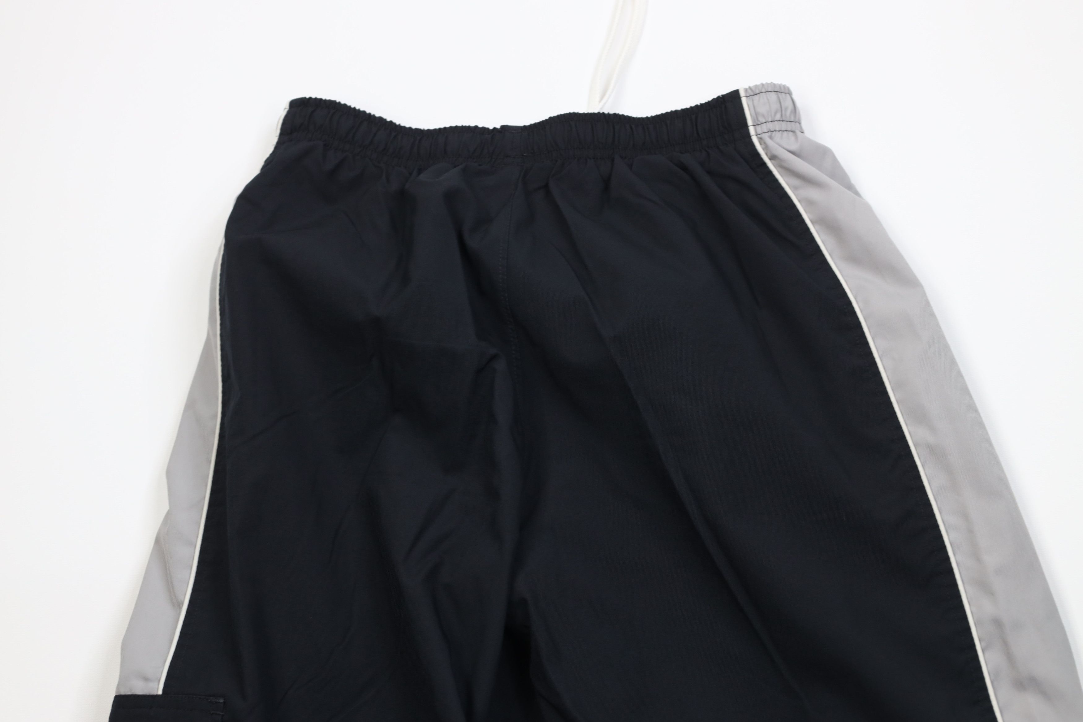 Nike Vintage Y2K Nike Cropped Lined Wide Leg Cargo Pants Black Size 26" / US 2 / IT 38 - 12 Thumbnail