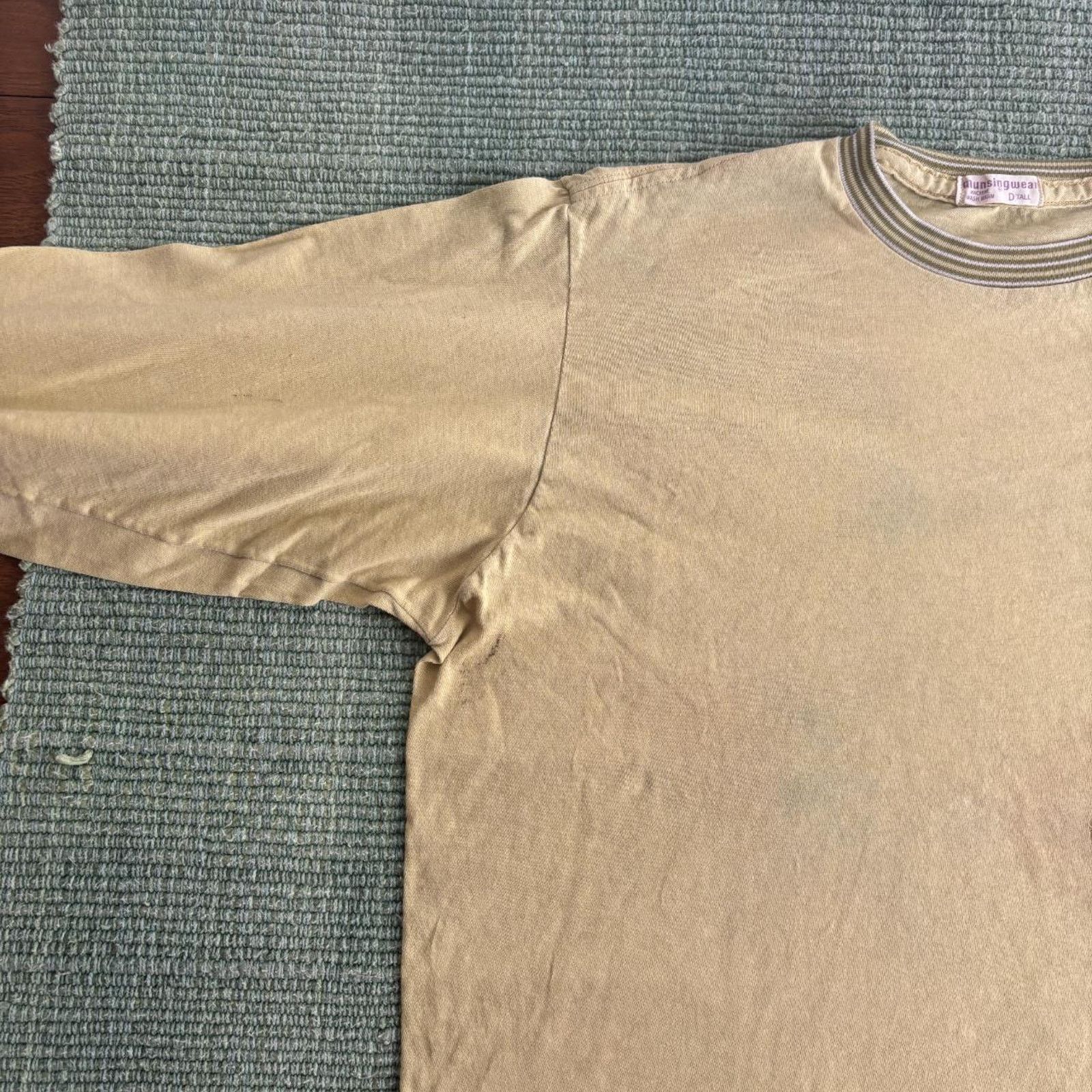 Vintage True vintage 70s thrashed munsingwear long sleeve pocket tee Size US L / EU 52-54 / 3 - 6 Thumbnail