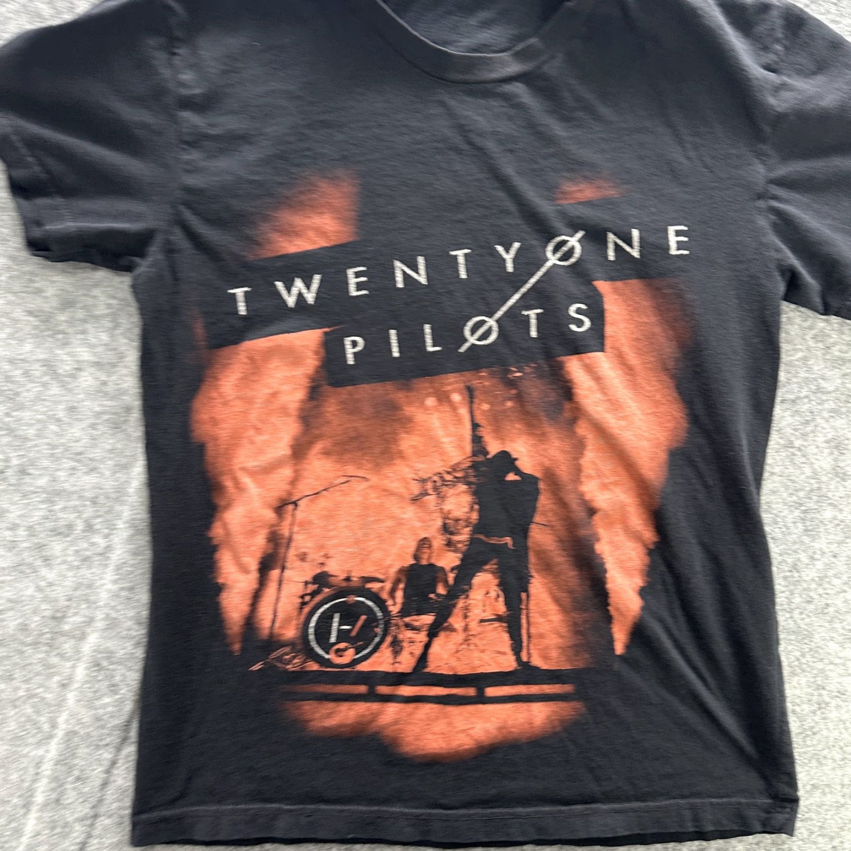 Vintage Twenty One Pilots Shirt Mens Small Black Emotional Roadshow Tour 2017 Band Tee Size US S / EU 44-46 / 1 - 3 Thumbnail
