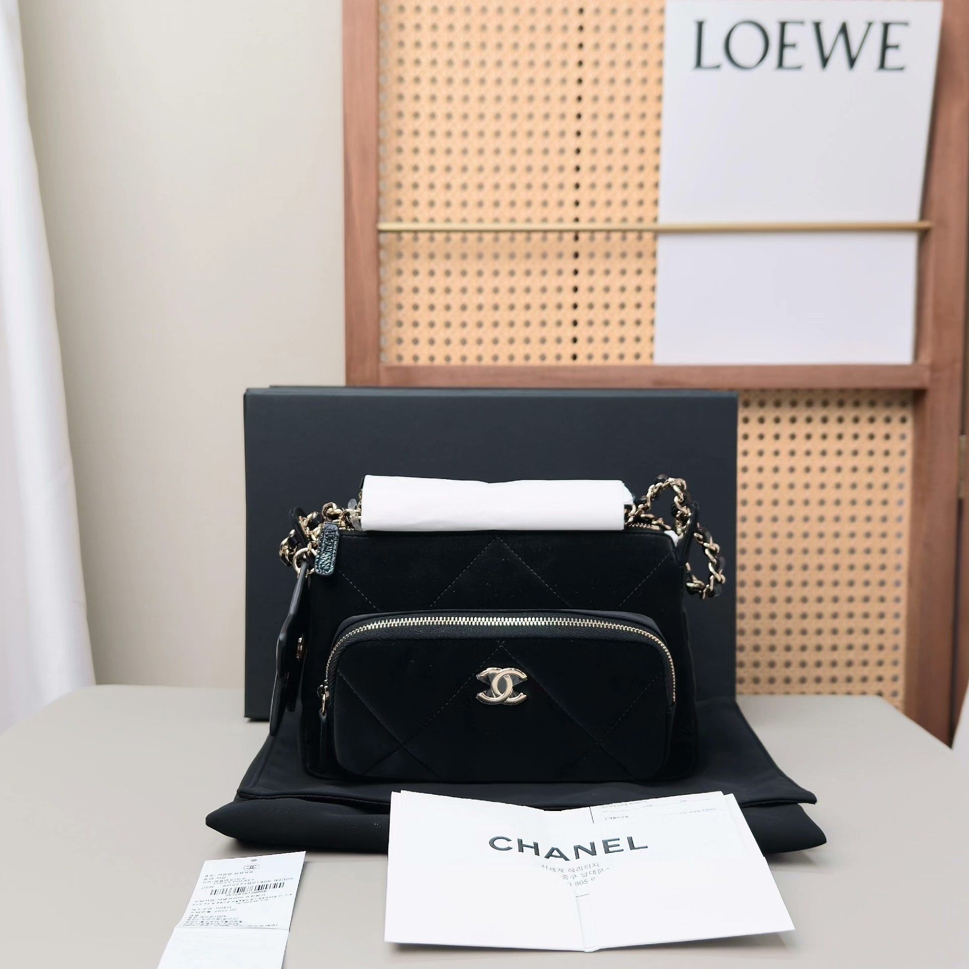 Chanel Pre-loved Bag Very good condition Size ONE SIZE - 1 Thumbnail