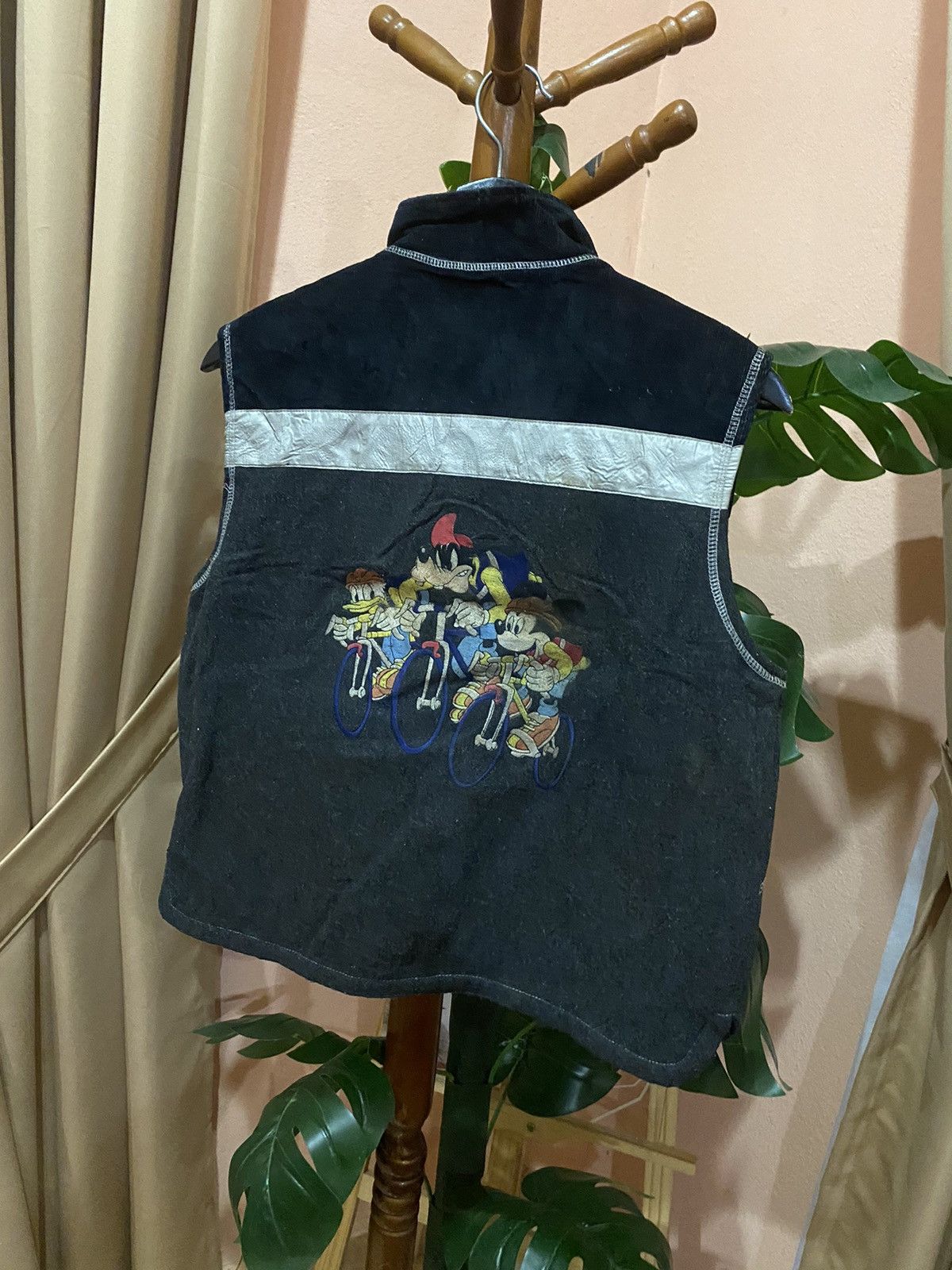 Disney × Mickey Mouse VINTAGE 90S MICKEY MOUSE VEST JACKET MADE IN JAPAN Size US S / EU 44-46 / 1 - 8 Thumbnail