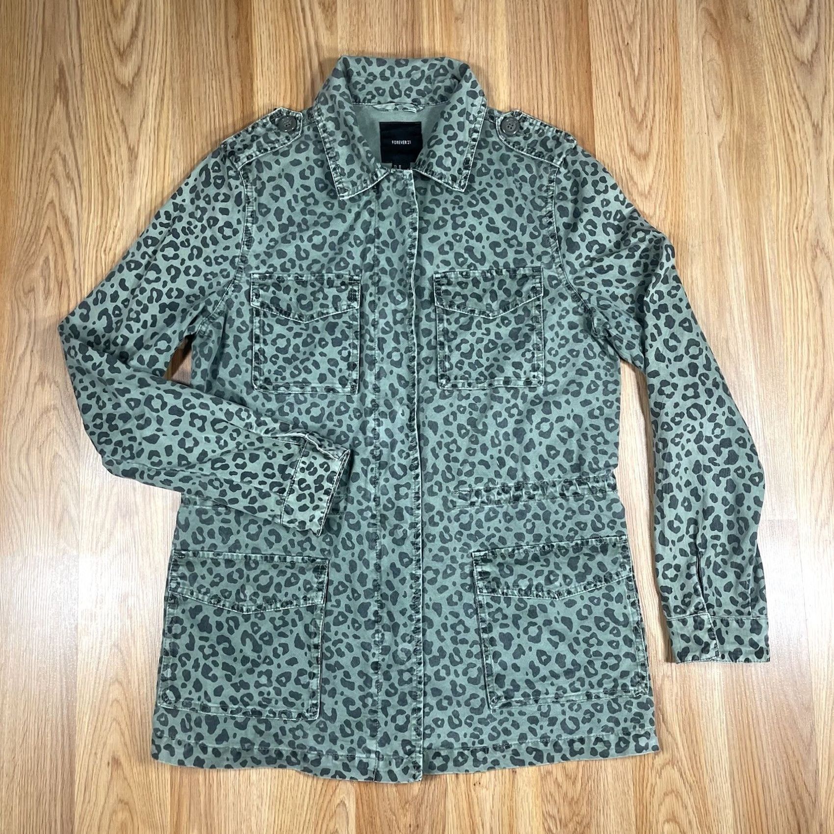 Forever 21 Forever 21 Jacket Camouflage Womens Size M Front Zip Button Coat Shirt Long Sleeve Jacket Womens Mens? Size M / US 6-8 / IT 42-44 - 2 Thumbnail