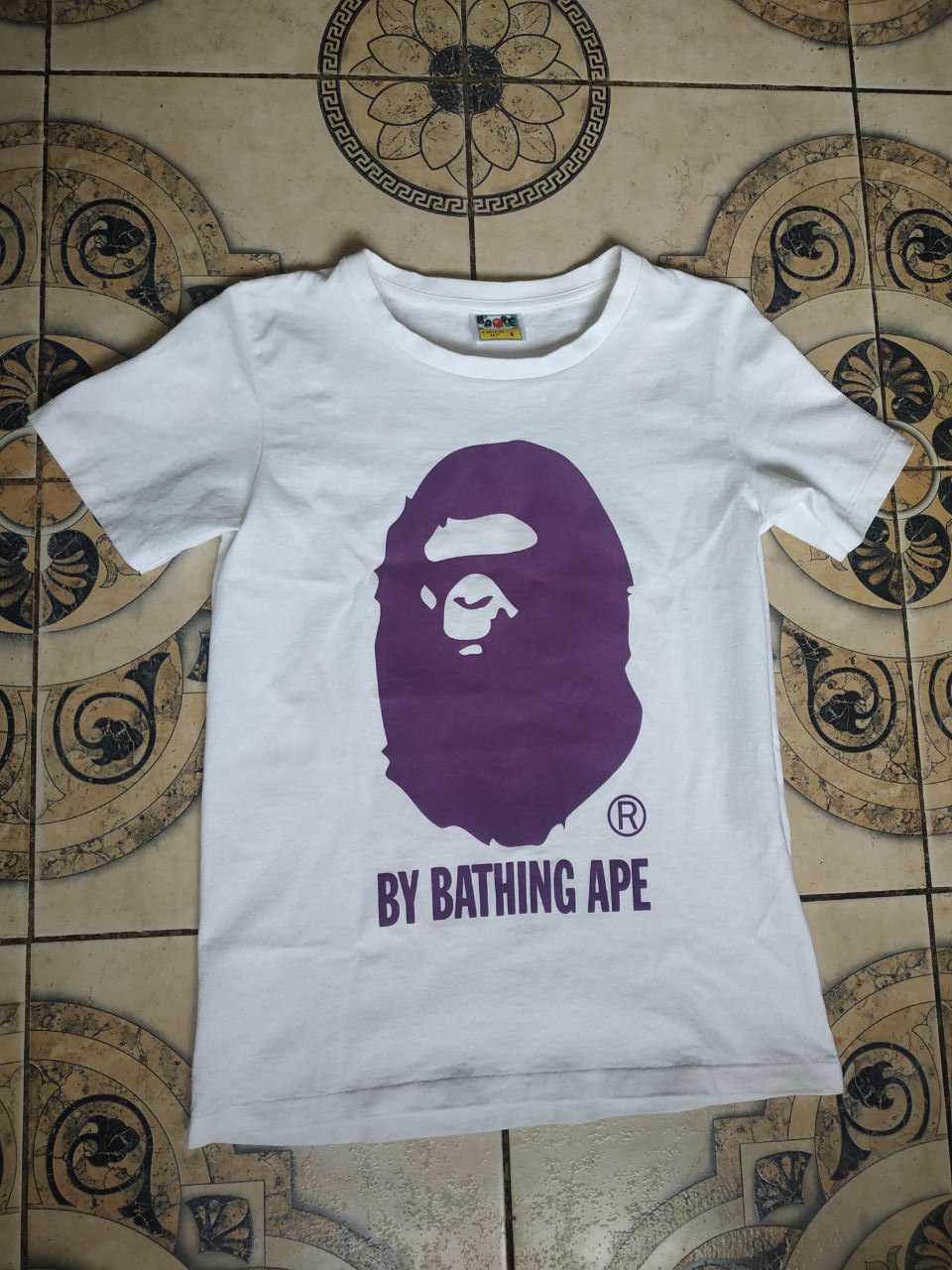 Bape Authentic BAPE Big Logo T-Shirt Ladies S White Made in Japan Size S / US 4 / IT 40 - 1 Thumbnail