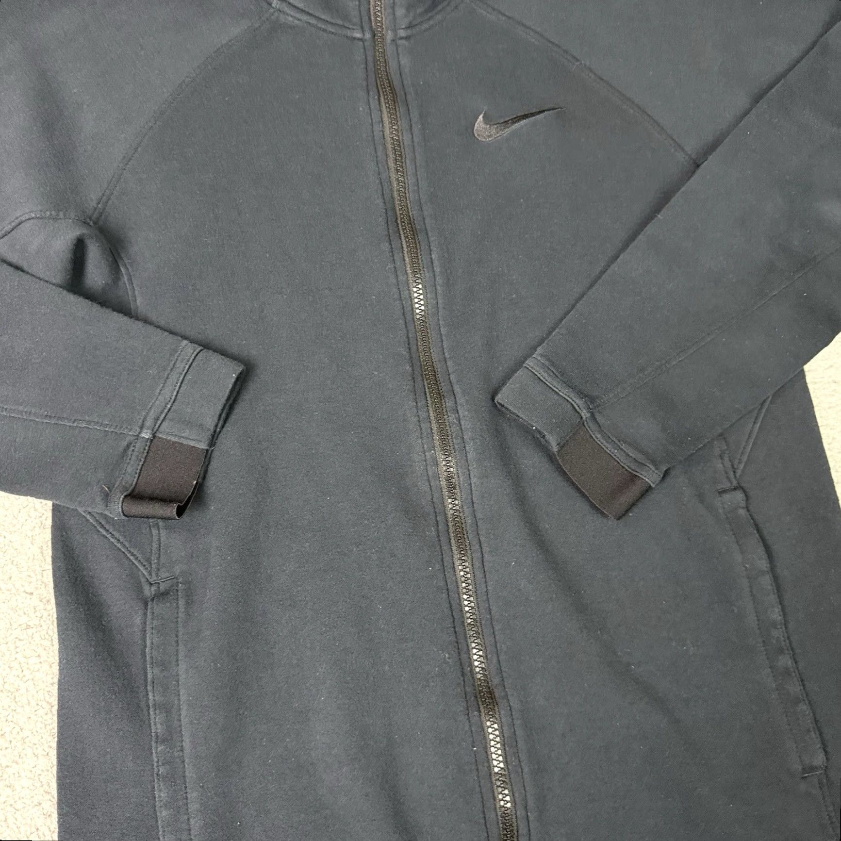 Nike VINTAGE Nike Hoodie Mens S Black Full Zip Dri Fit Showtime Basketball Sweatshirt Size US S / EU 44-46 / 1 - 3 Thumbnail