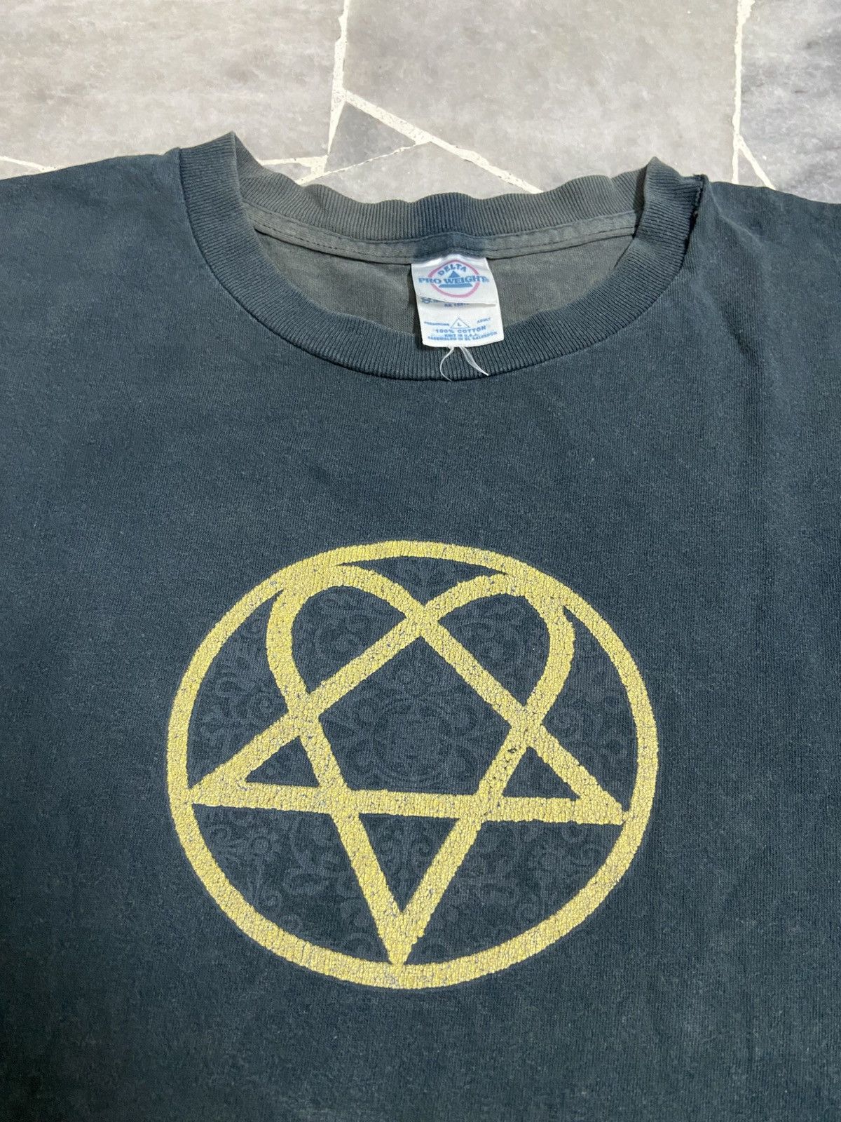 Band Tees × Vintage Vintage 90s HIM Glam Rock Band Tee Size US L / EU 52-54 / 3 - 7 Thumbnail