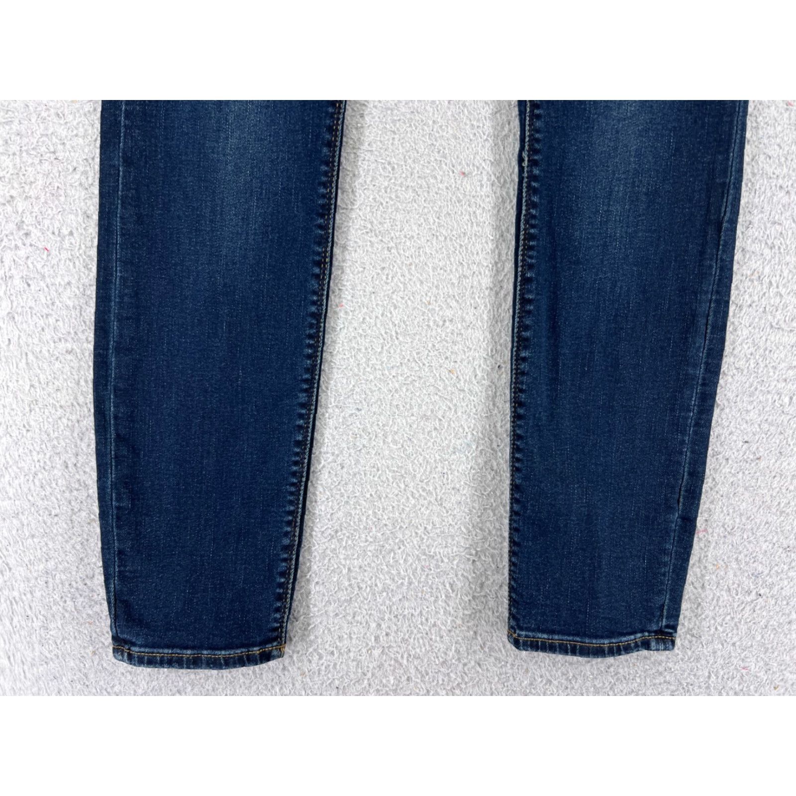 Lucky Brand VINTAGE Lucky Brand Jeans Women 2 Denim Blue Skinny 27 Inseam 26 Waist Dark Cotton Blend 5-Pocket USA Logo Embroidered Button Zip Casual Size 26" / US 2 / IT 38 - 2 Thumbnail