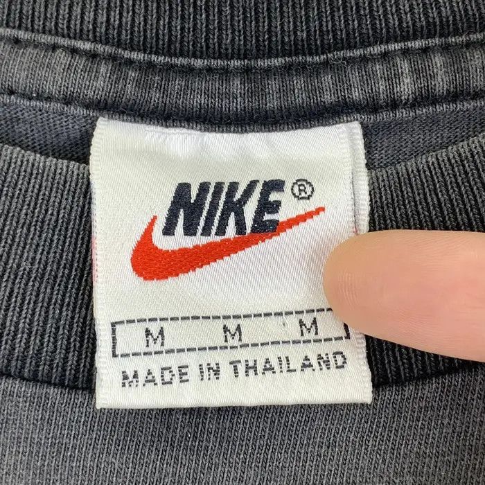 Nike Vintage 90’ NIKE TOWN USA Center Logo Tee Shirt Size US M / EU 48-50 / 2 - 5 Thumbnail