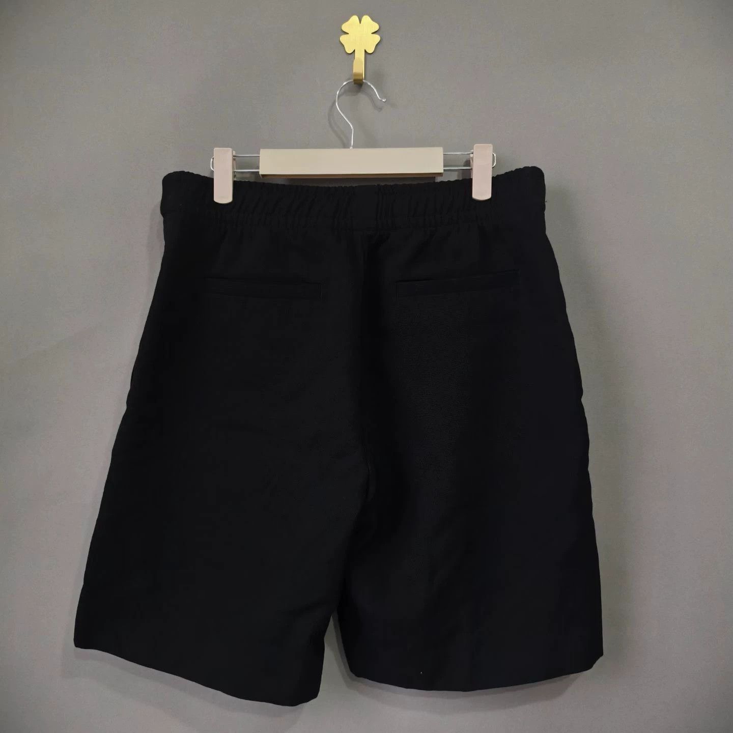 Givenchy Givenchy Solid Logo Buckle Elastic Waist Casual Shorts 48 Size US 32 / EU 48 - 2 Thumbnail