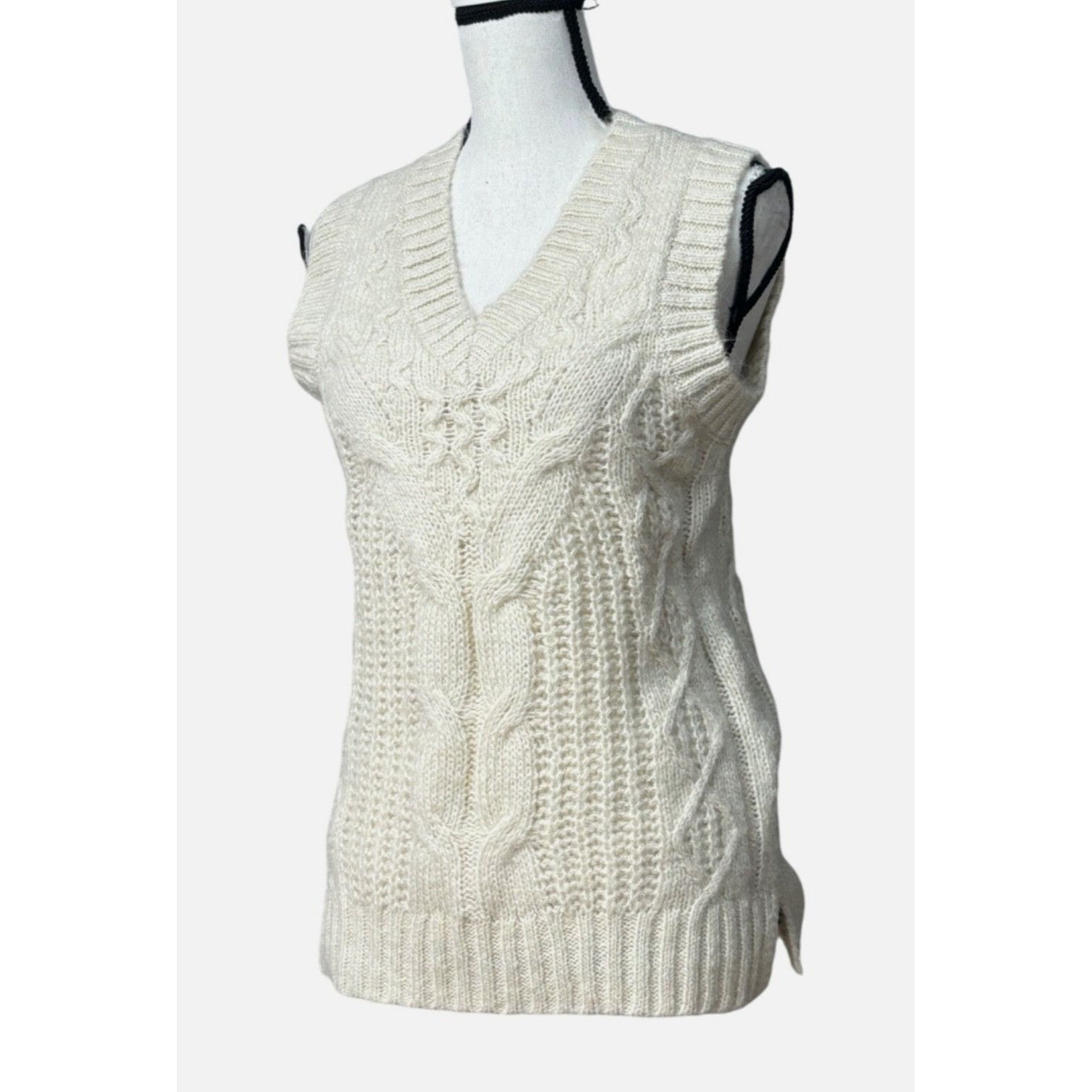 Other Vero Moda Briella V-neck Cable-Knit Sleeveless Sweater, S, B Size S / US 4 / IT 40 - 2 Thumbnail
