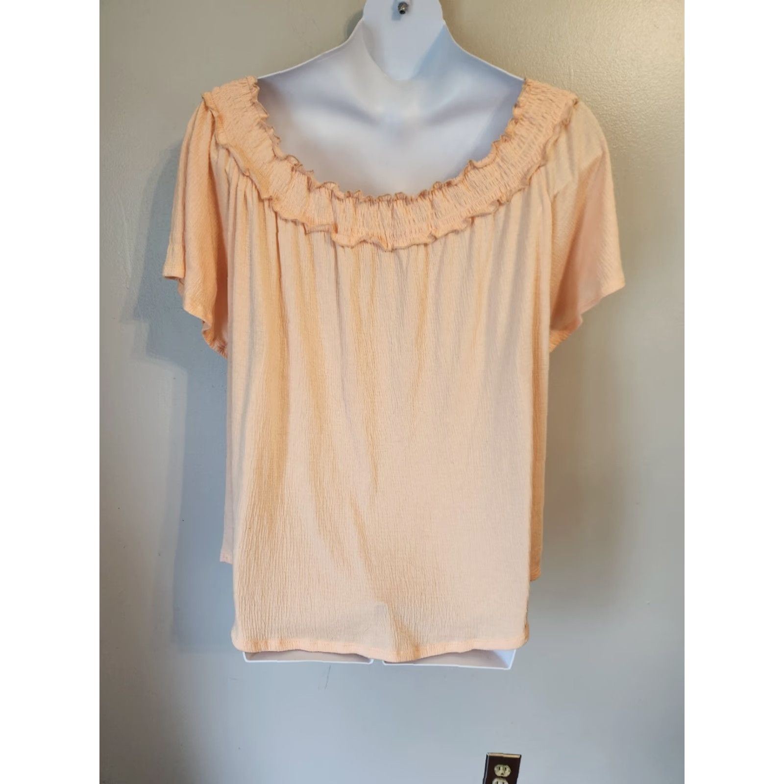 Vintage French Laundry Blouse Shirt 3X Peach Off the Shoulder Smocked Trim Rayon Polyester Spandex Casual Sleeve Womens Plus Size Size XXL / US 16-18 / IT 52-54 - 5 Thumbnail