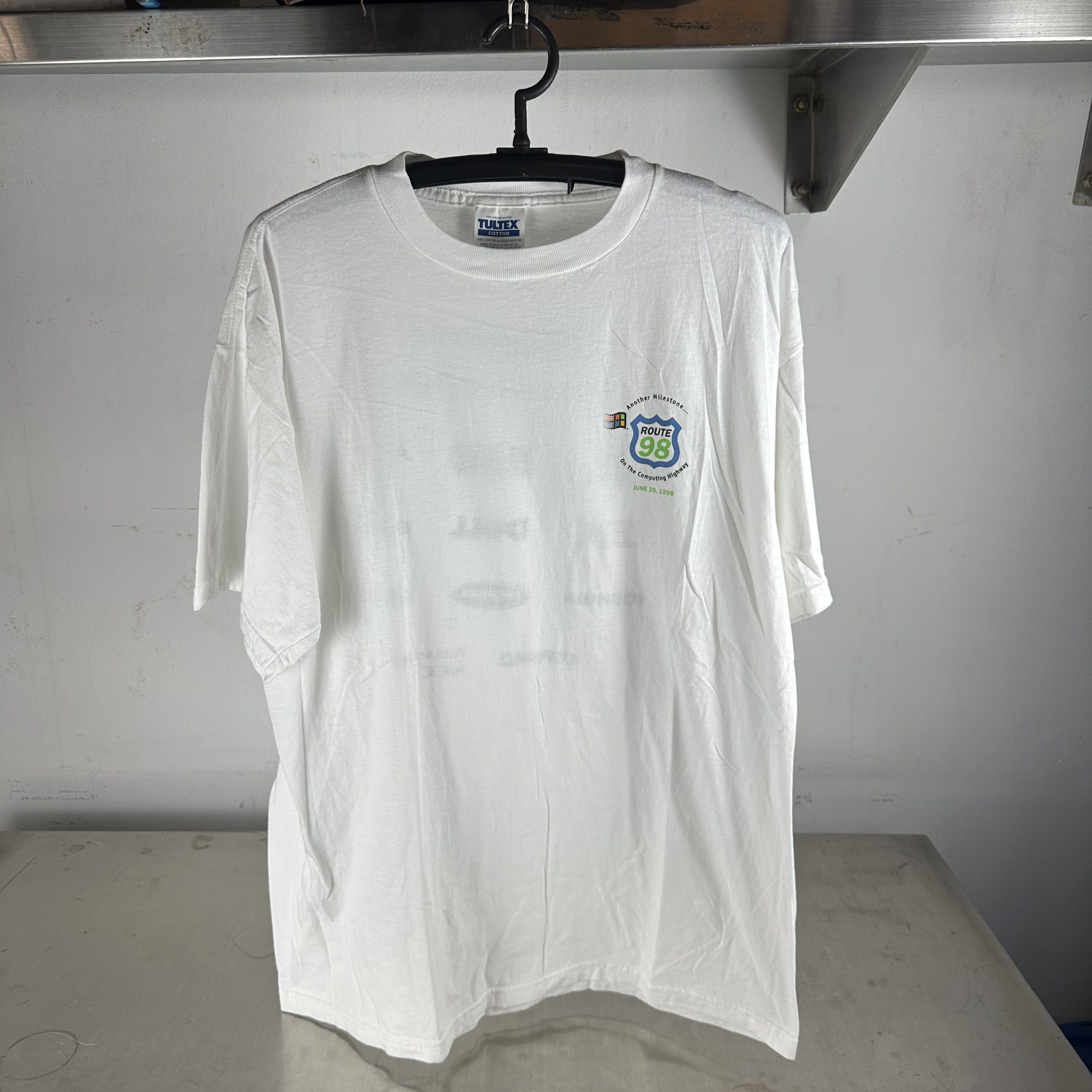 Vintage Vintage 1998 Microsoft Windows 98 Computing Highway T-Shirt Size US XL / EU 56 / 4 - 1 Thumbnail