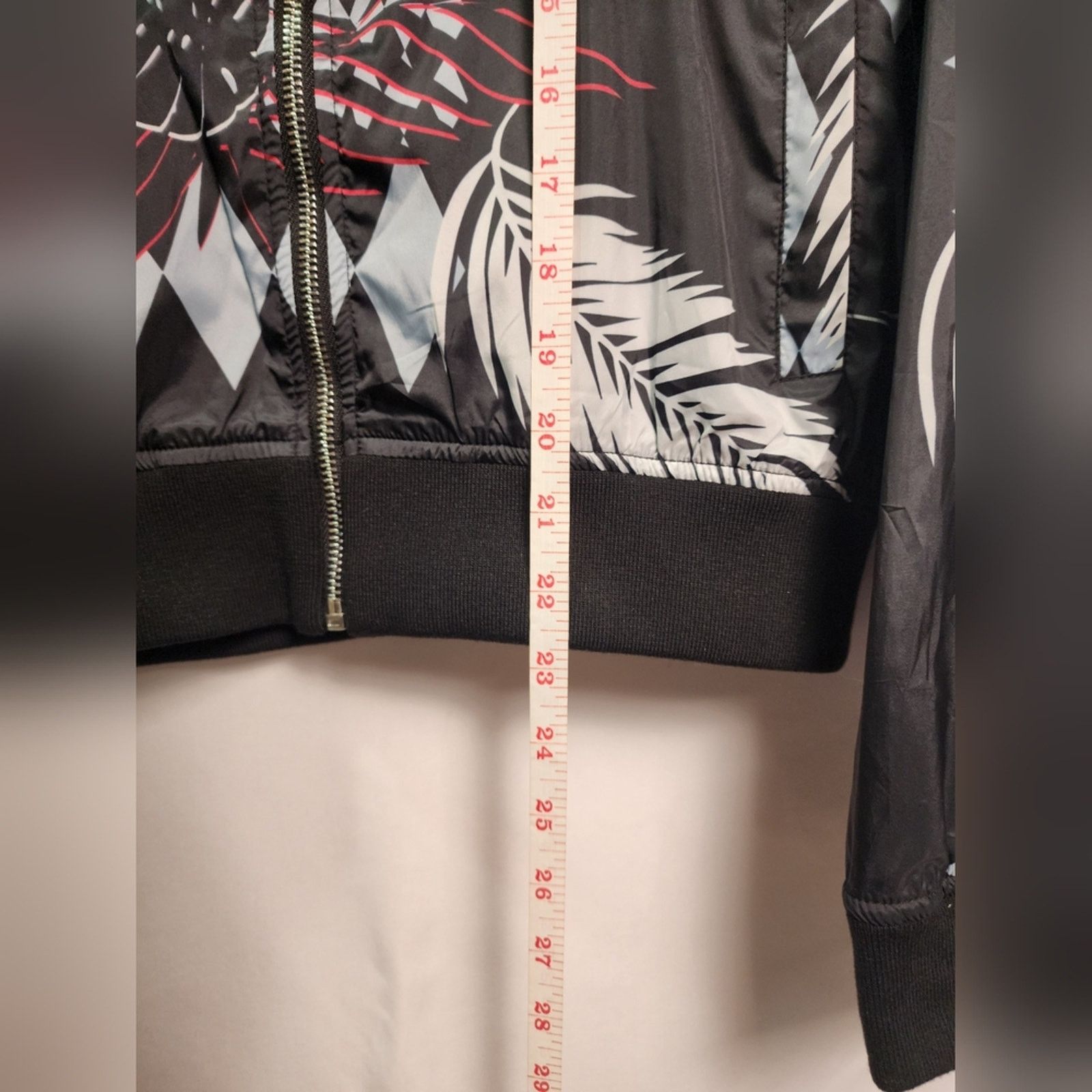 Versace Versace Nylon Geometric Patterned Palm Bomber Jacket 44 Lg Size L / US 10 / IT 46 - 14 Thumbnail