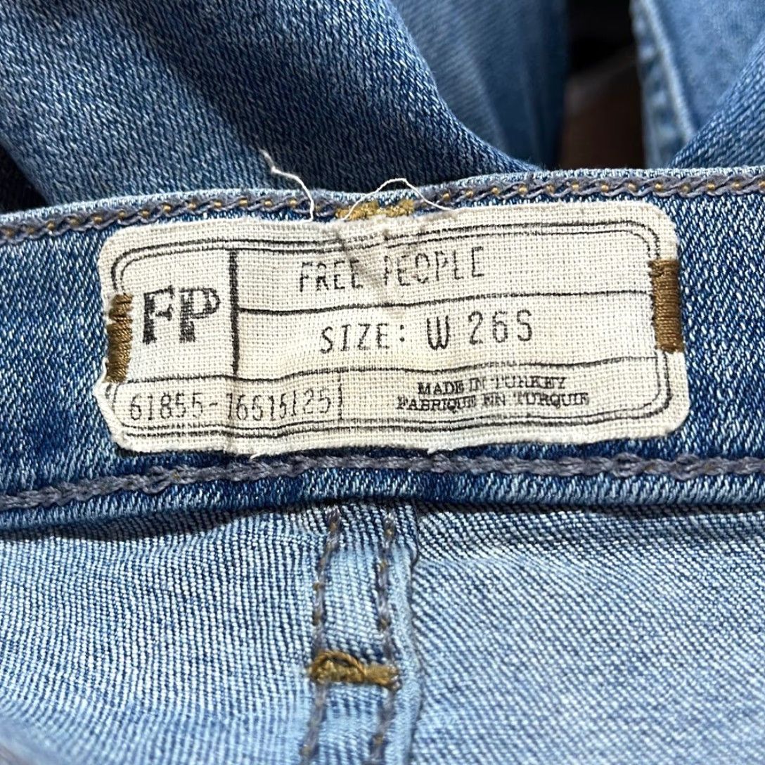 Free People VINTAGE Free People Jeans Women Light Wash Skinny 26S RIP ABOVE POCKET Blue 27” Inseam Womens Size 26" / US 2 / IT 38 - 7 Thumbnail