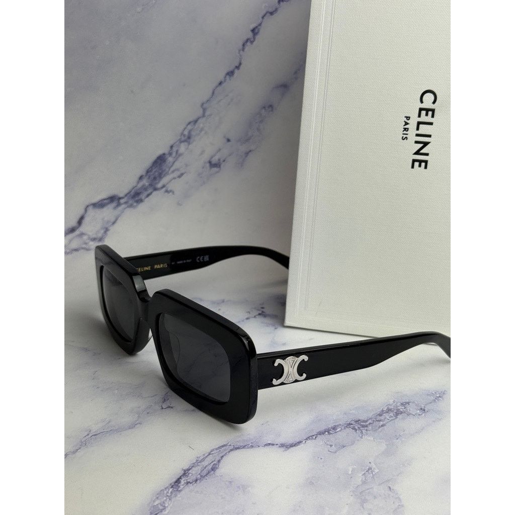 Celine NEW Celine CL40313U Triomphe Sunglasses in Black Size ONE SIZE - 2 Thumbnail
