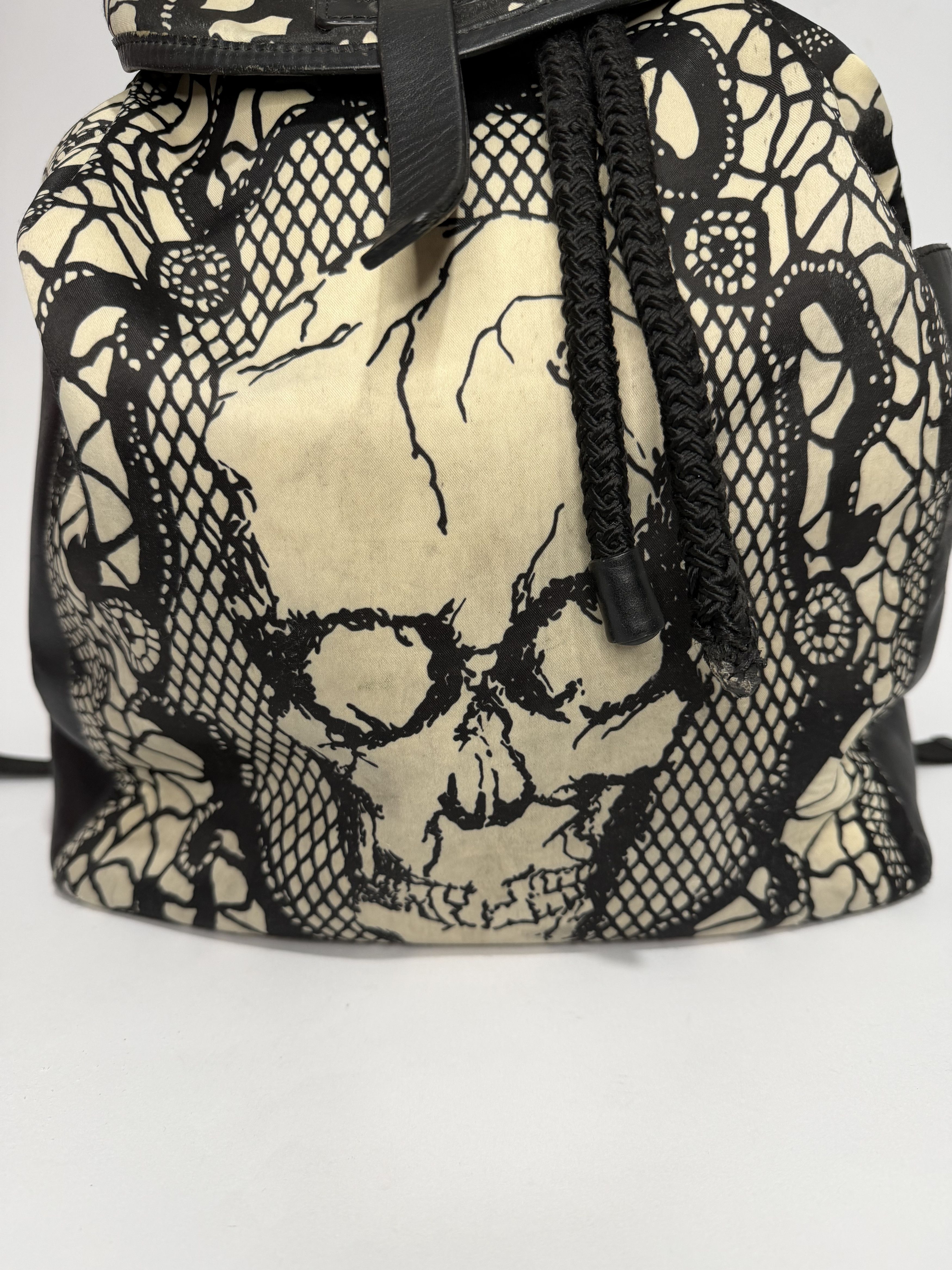 Alexander McQueen Alexander McQueen Satin Skull & Lace Backpack Size ONE SIZE - 2 Thumbnail