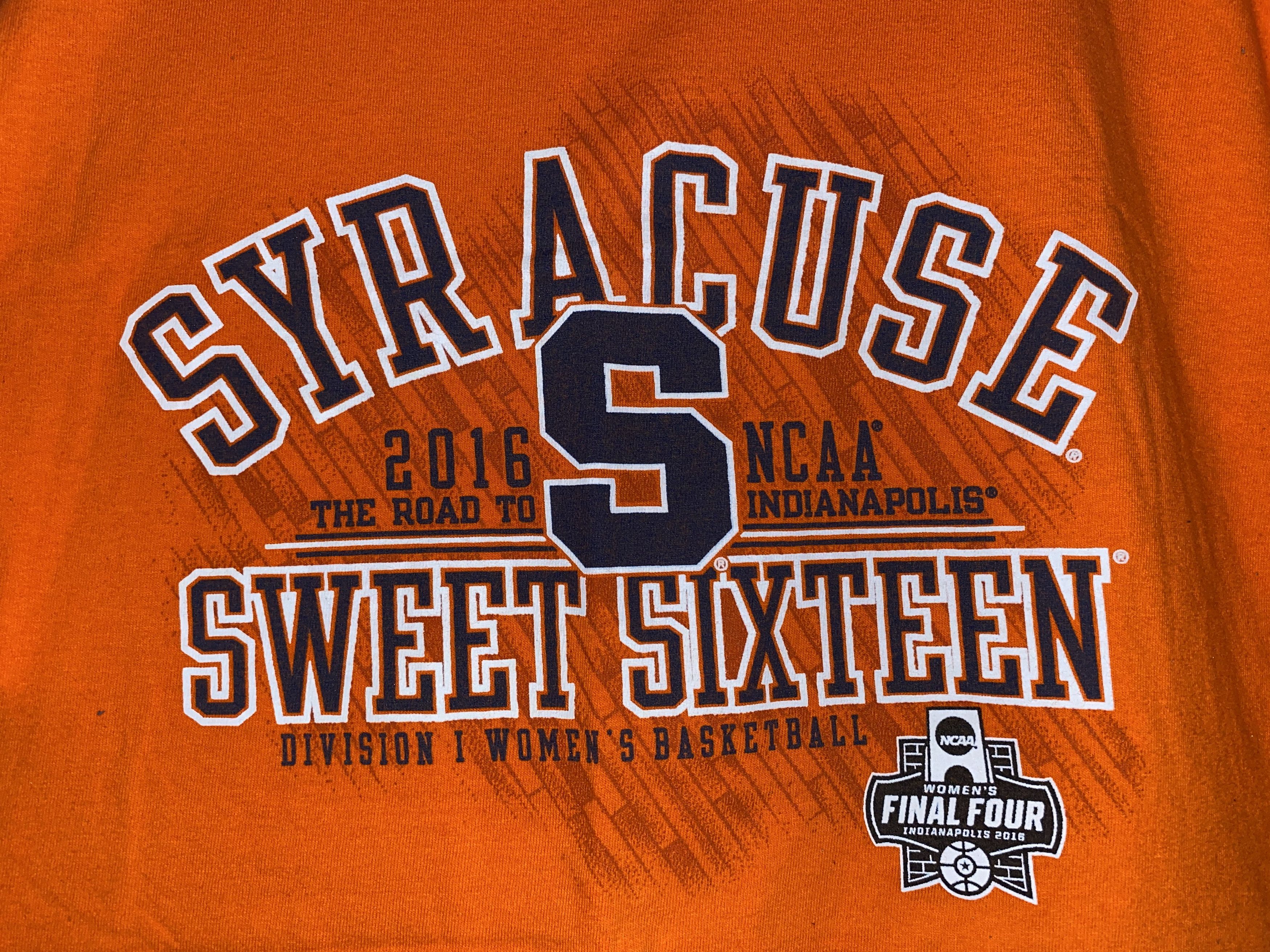 Champion × NCAA × Vintage 2016 NCAA Womens Basketball Sweet shirt Syracuse University Size US XXL / EU 58 / 5 - 2 Thumbnail