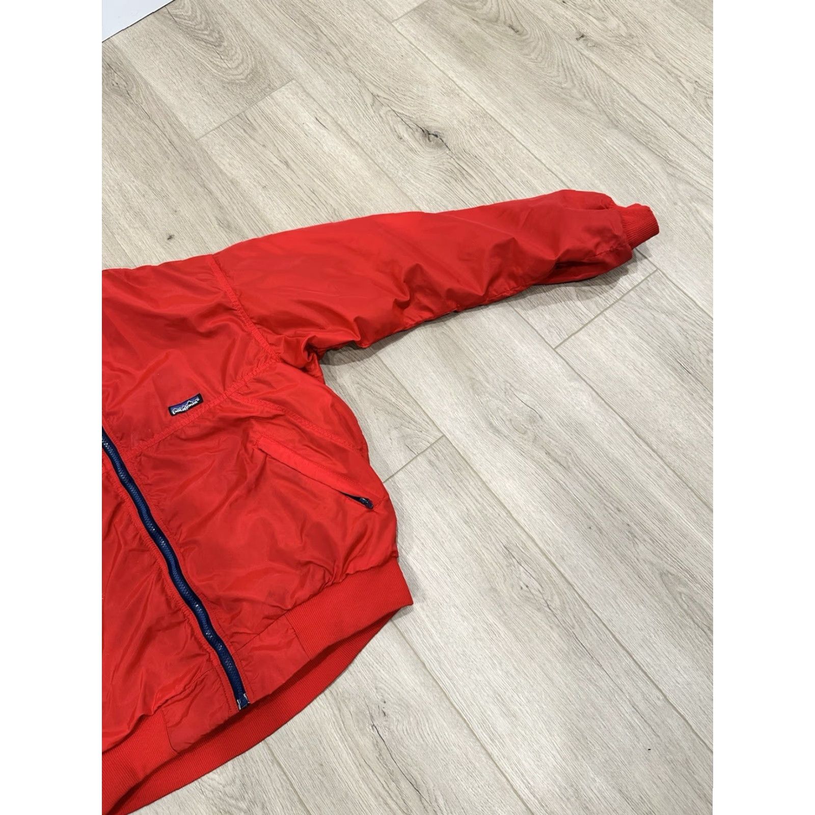 Patagonia VINTAGE Patagonia Men's Fleece Lined Bomber Jacket Red Blue Made in USA L 90s Outdoor Nylon Jacket Size US L / EU 52-54 / 3 - 2 Thumbnail