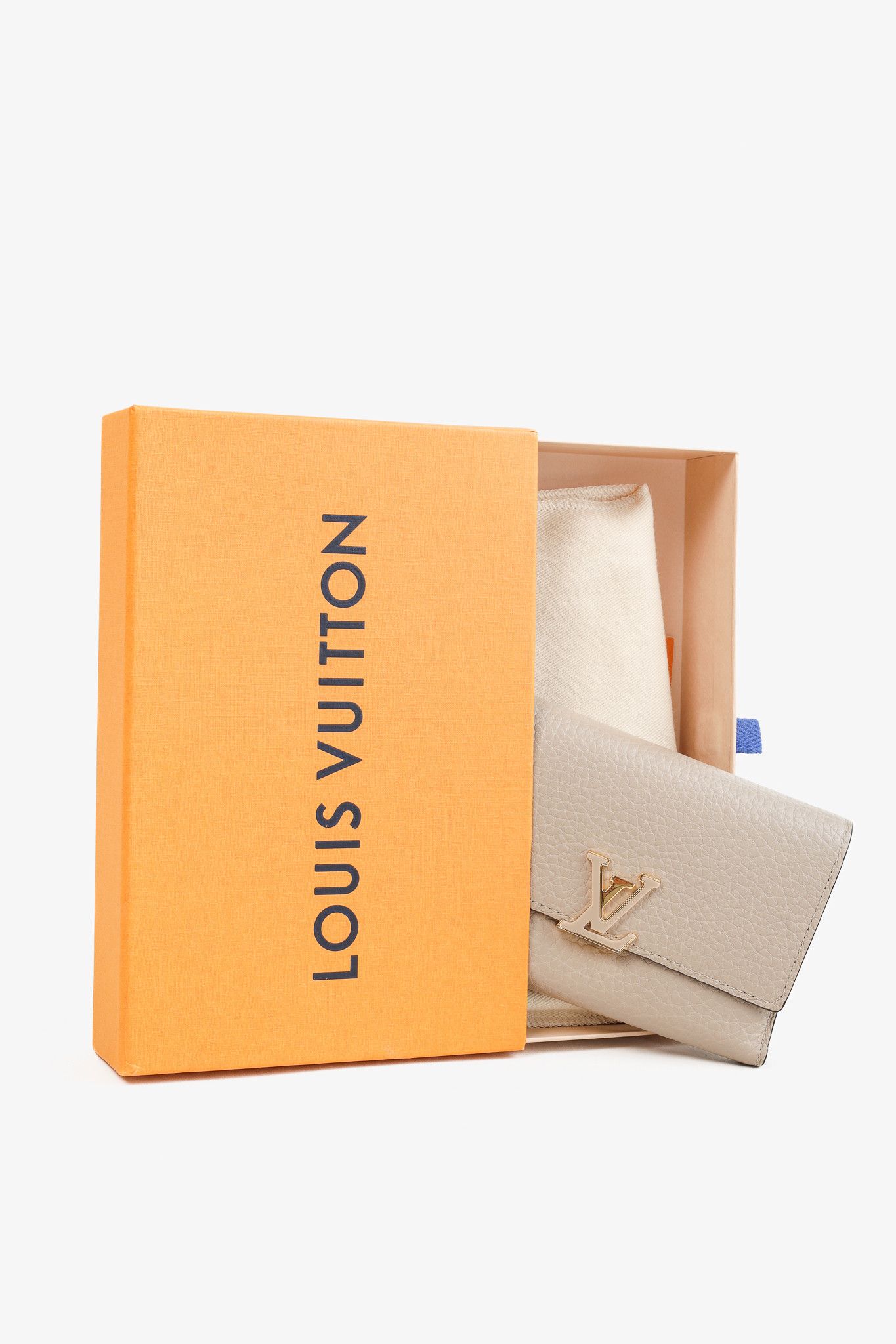 Louis Vuitton Louis Vuitton Galet Taupe Capucines Compact Wallet Size ONE SIZE - 12 Thumbnail