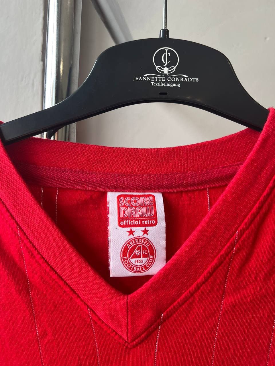 Vintage 1983 ABERDEEN FC ECWC FINAL CUP REMAKE SOCCER JERSEY SHIRT L Size US L / EU 52-54 / 3 - 6 Thumbnail