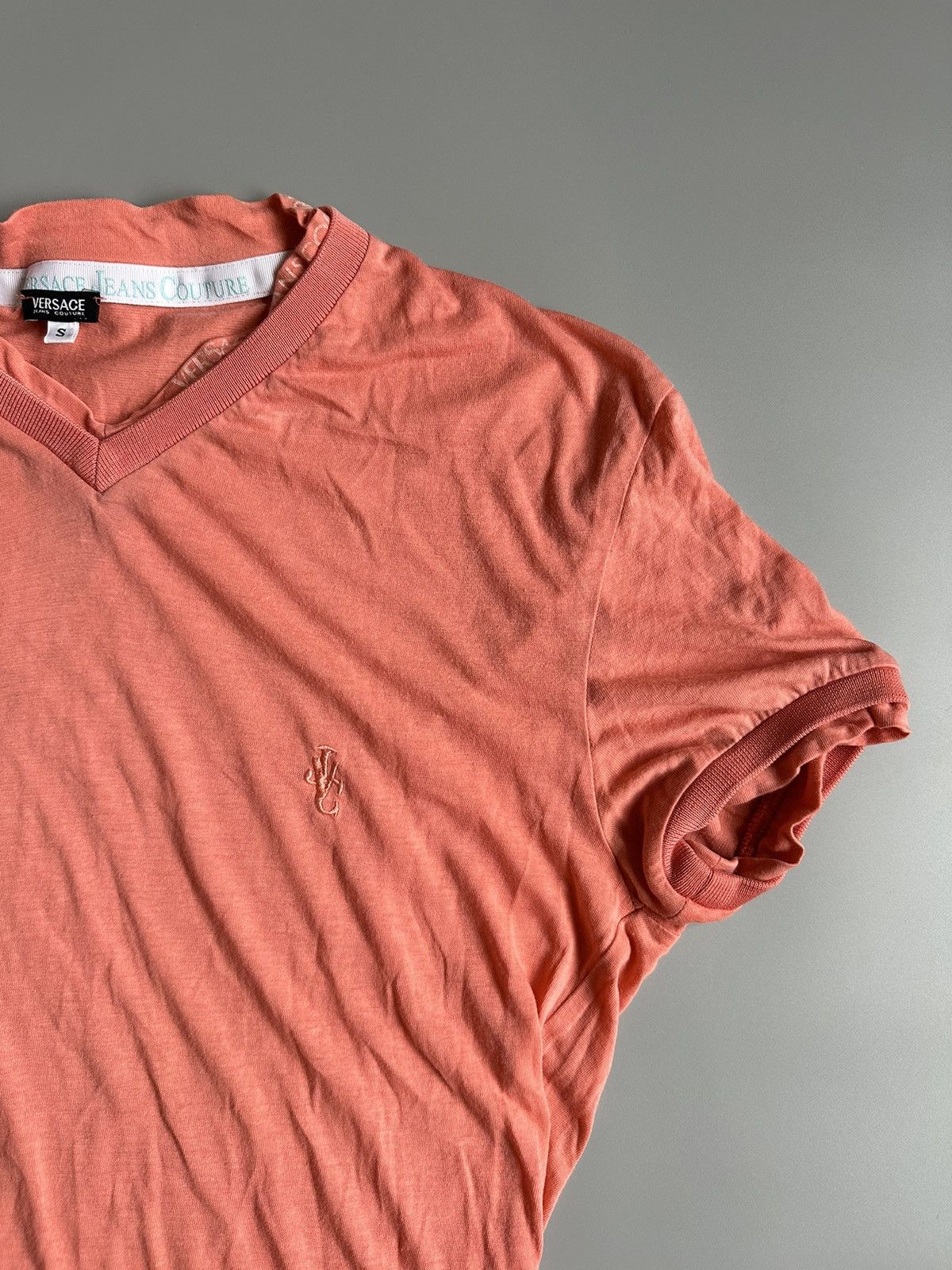Versace Jeans Couture Versace Jeans Couture 90s Vintage Logo Peach Size S t-shirt Size S / US 4 / IT 40 - 4 Thumbnail