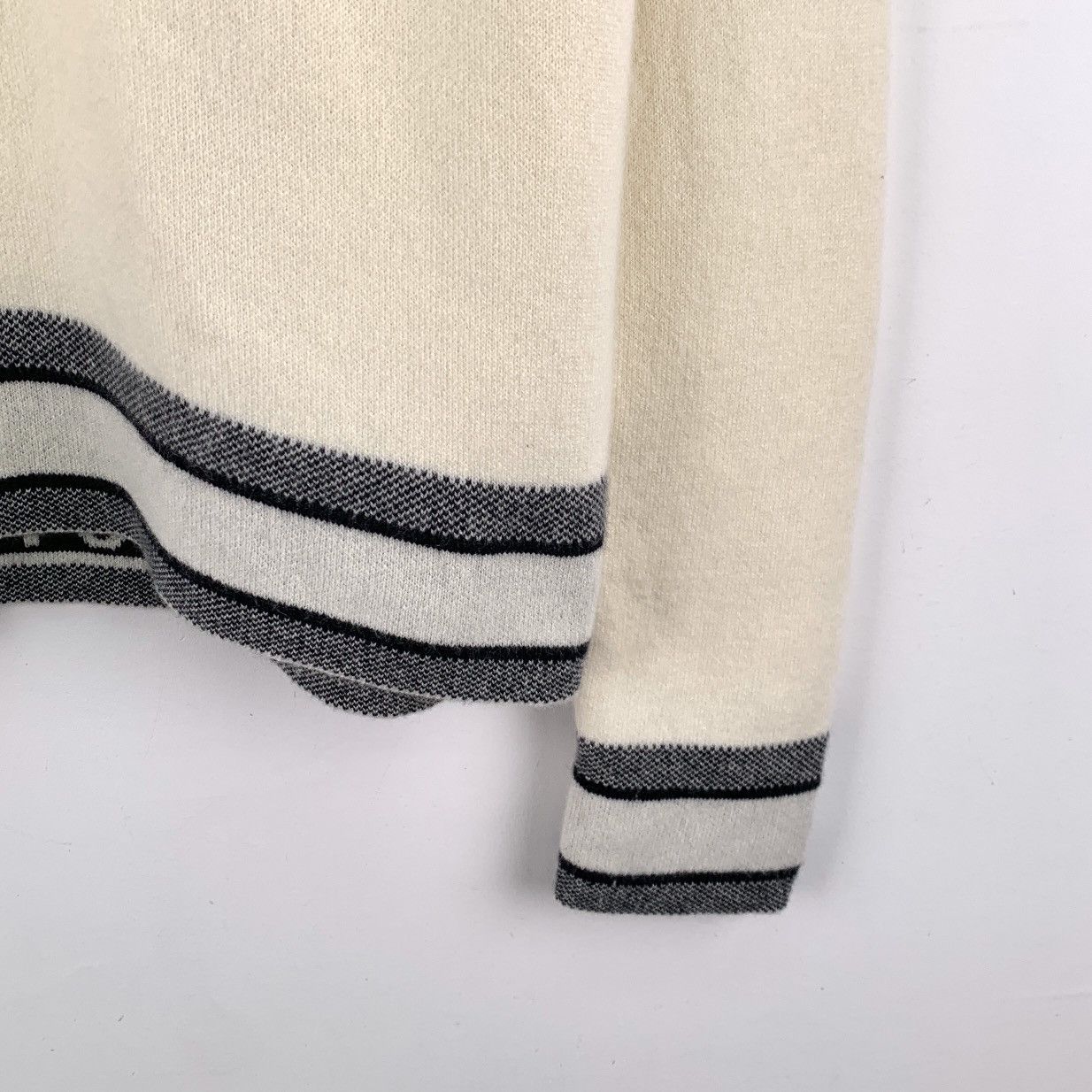 Dior Dior Beige Striped Trim Cashmere Long Sleeve Knitwear K26WX Size XS / US 0-2 / IT 36-38 - 4 Thumbnail
