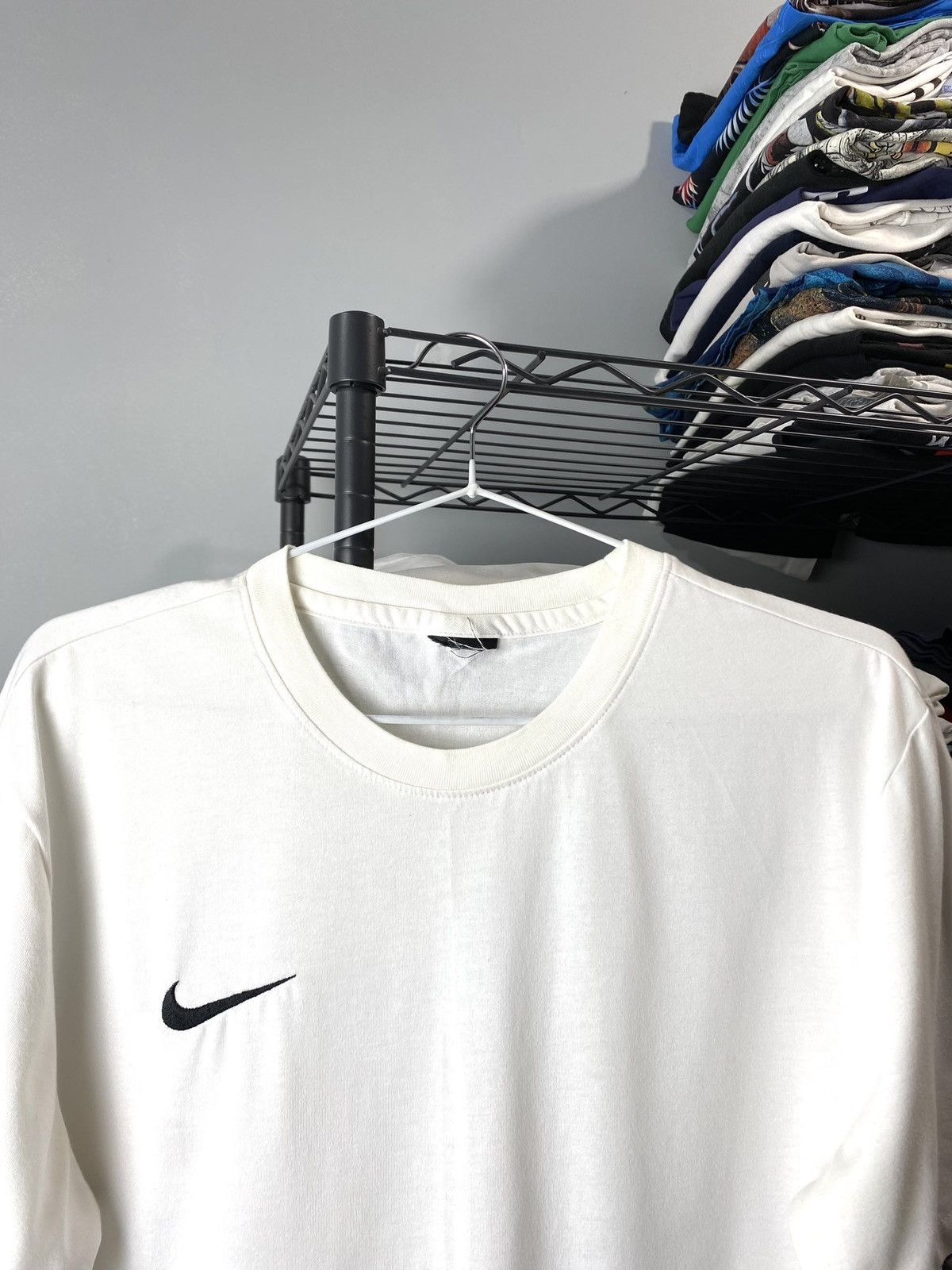 Nike Vintage Nike T Shirt Embroidered Swoosh Size US M / EU 48-50 / 2 - 2 Thumbnail