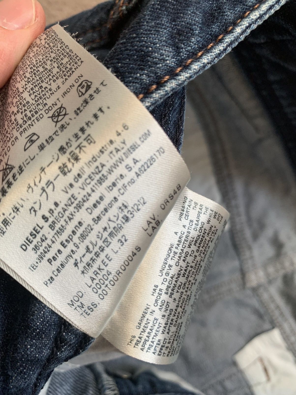 Japanese Brand Diesel Larkee Y2K faded distressed denim ripped Jeans Size US 32 / EU 48 - 7 Thumbnail
