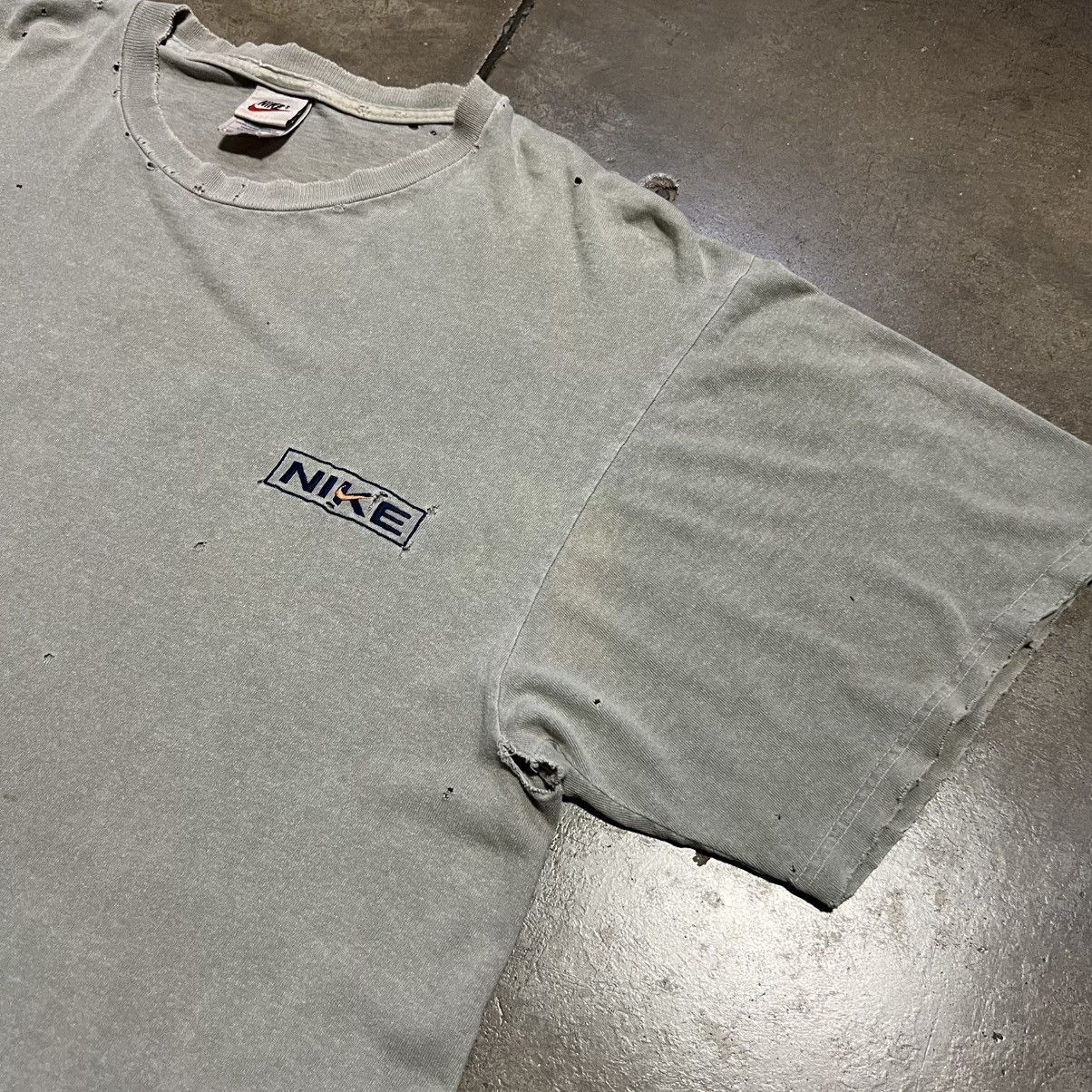 Nike Vintage Nike Logo T shirt Faded Distressed Thrashed 90s USA Size US M / EU 48-50 / 2 - 5 Thumbnail