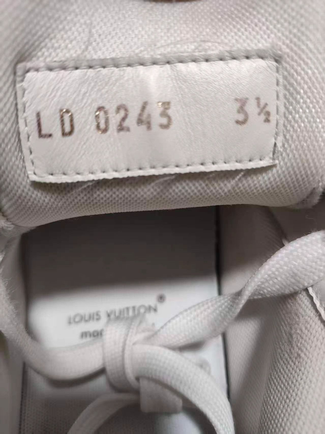 Louis Vuitton LV Trainer Hand-Painted Graffiti Low-Top Sneakers K13 Size US 6 / IT 36 - 4 Thumbnail