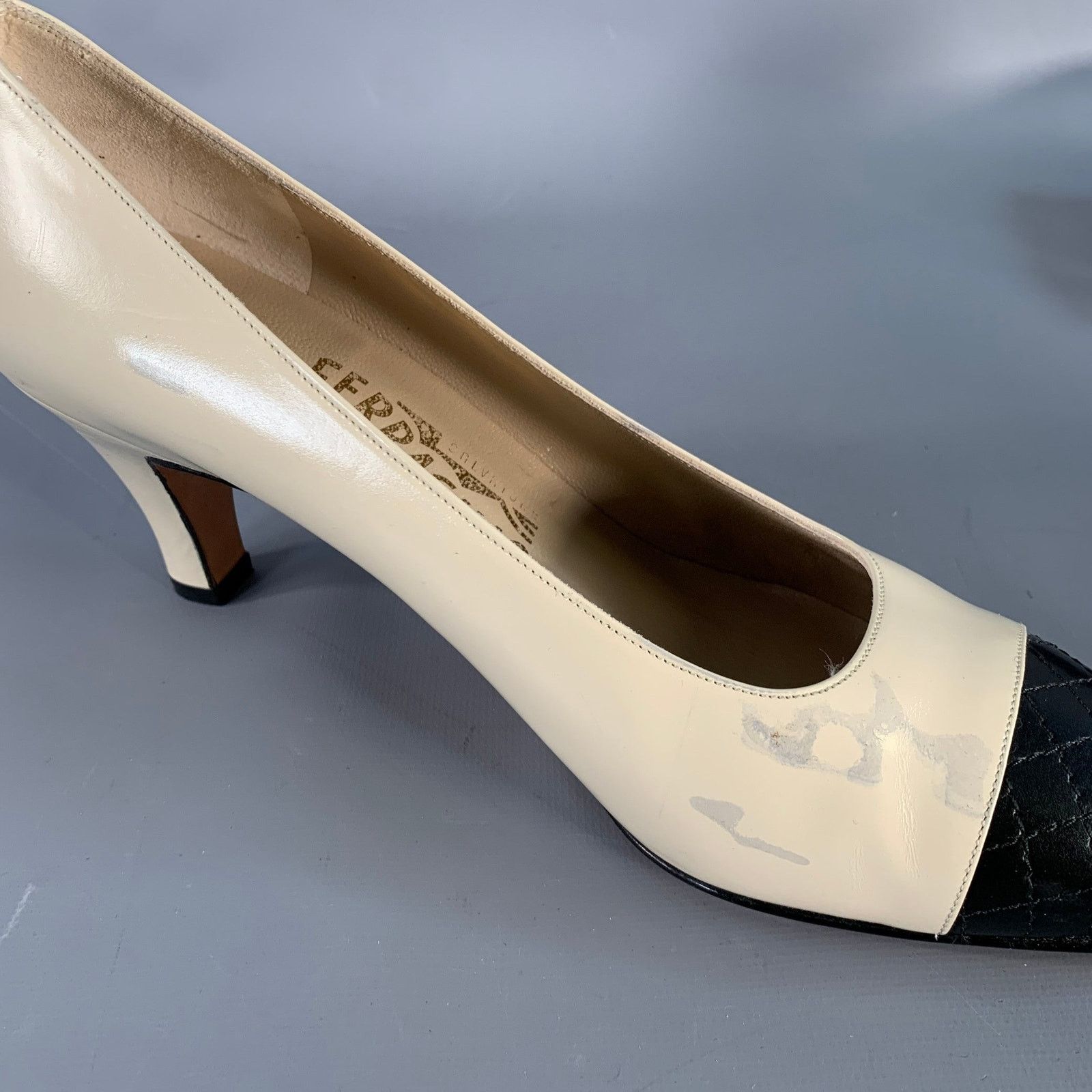 Salvatore Ferragamo Size 9 Beige Black Leather Quilted Cap Toe Pumps Size US 9 / IT 39 - 7 Thumbnail