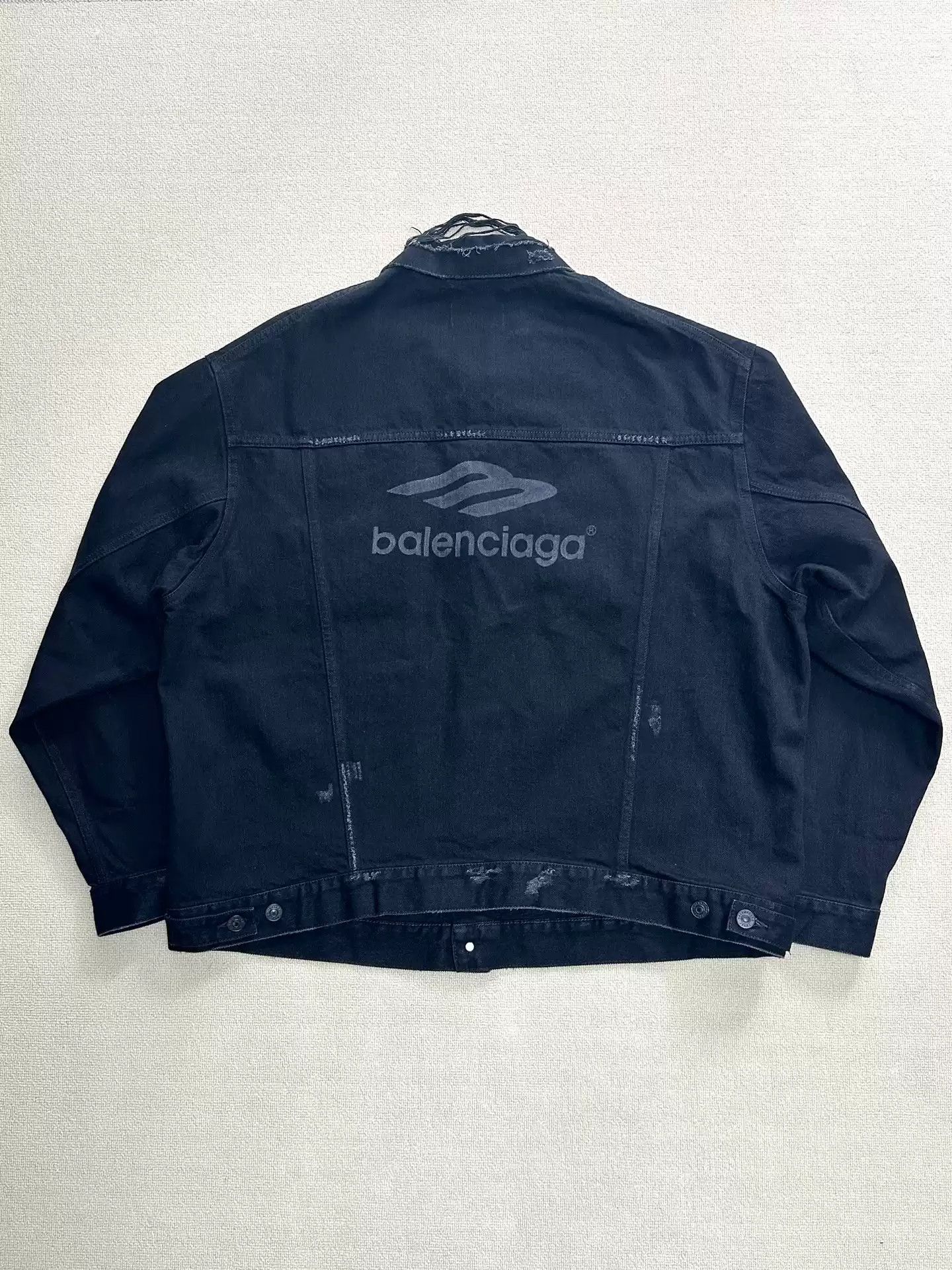 ジャケット・アウター BALENCIAGA Damaged Denim Jacket size 46 BALENCIAGA Damaged Denim Jacket size 46 Balenciaga Denim Coats
