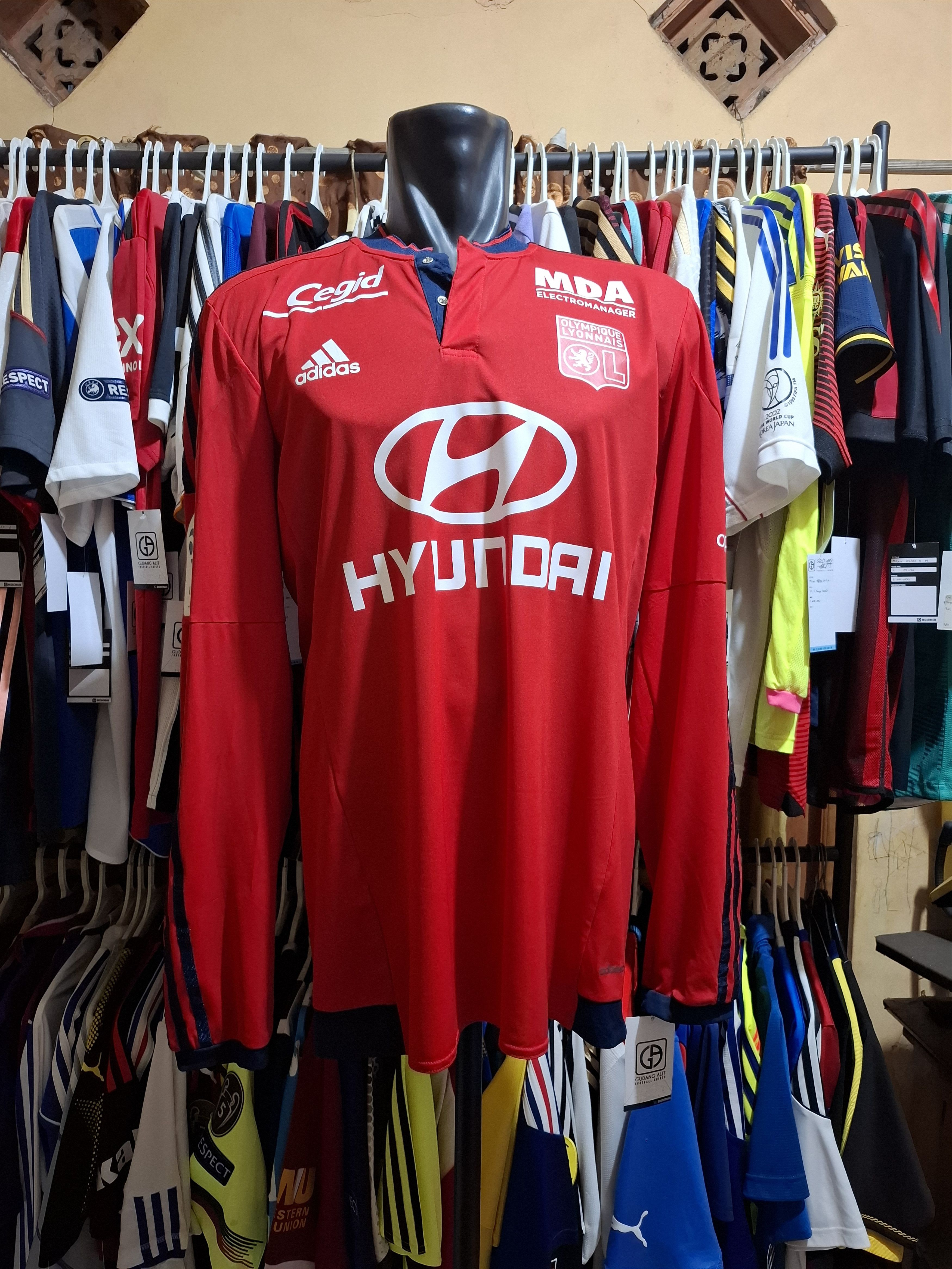 Adidas Olympique Lyon 2015/16 Away kit Size US L / EU 52-54 / 3 - 2 Thumbnail