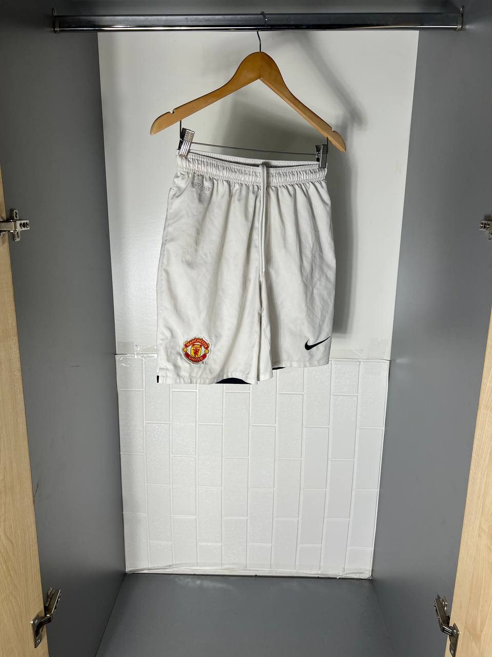 Nike VINTAGE NIKE FC MANCHESTER UNITED ENGLAND SOCCER SHORTS Y2K Size US M / EU 48-50 / 2 - 3 Thumbnail