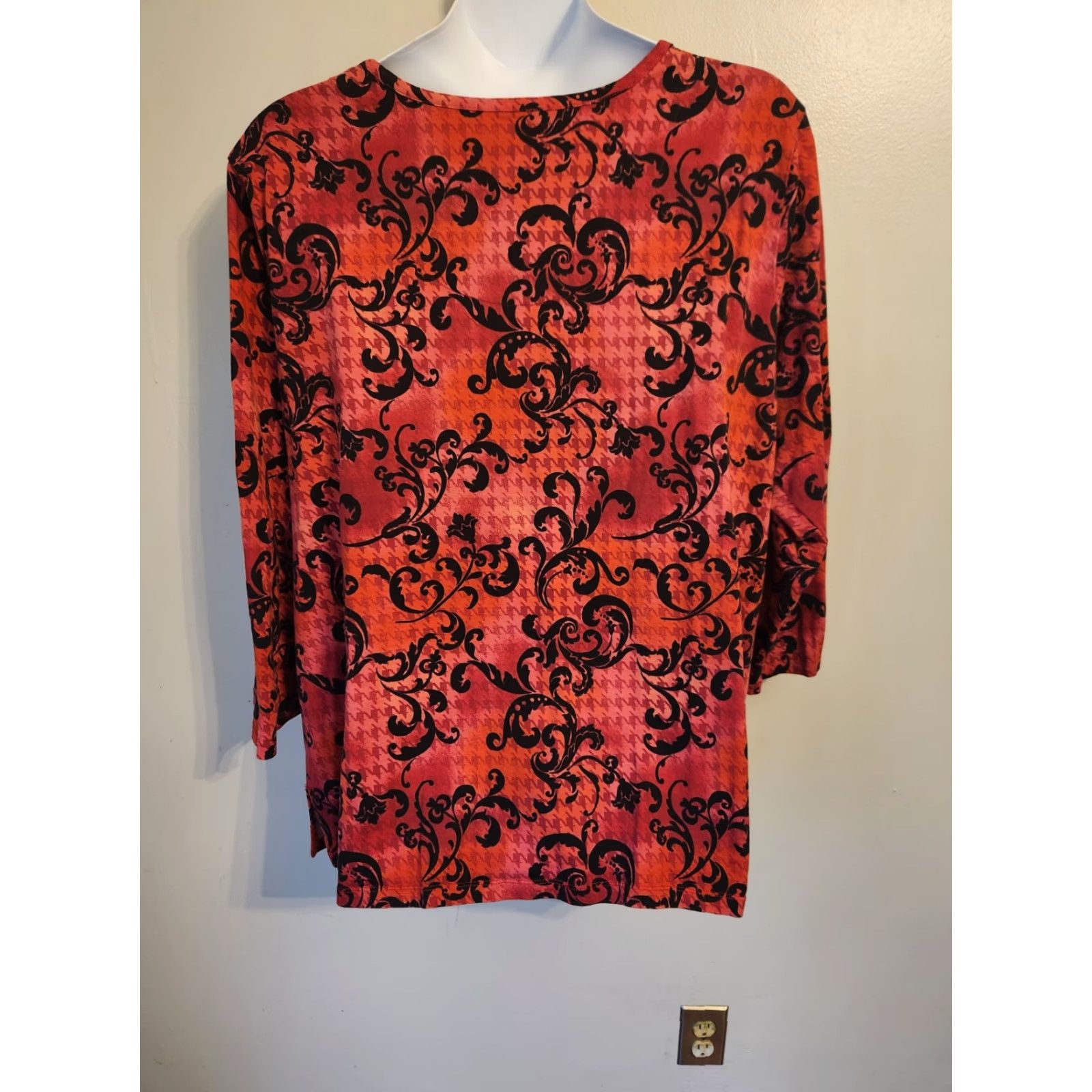 Essentials Liz & Me Essentials Red Lace Trim Floral Houndstooth Print Top 3X Women's Blouse Long Sleeve V-Neck Casual Relaxed Cotton Lace 100% Tagless Easy Care# Size XXL / US 16-18 / IT 52-54 - 5 Thumbnail