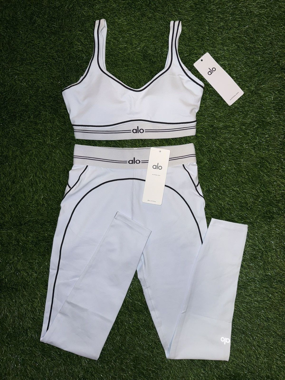Alo Yoga Black Alo Set Bra & Leggings Size 28" / US 6 / IT 42 - 1 Preview