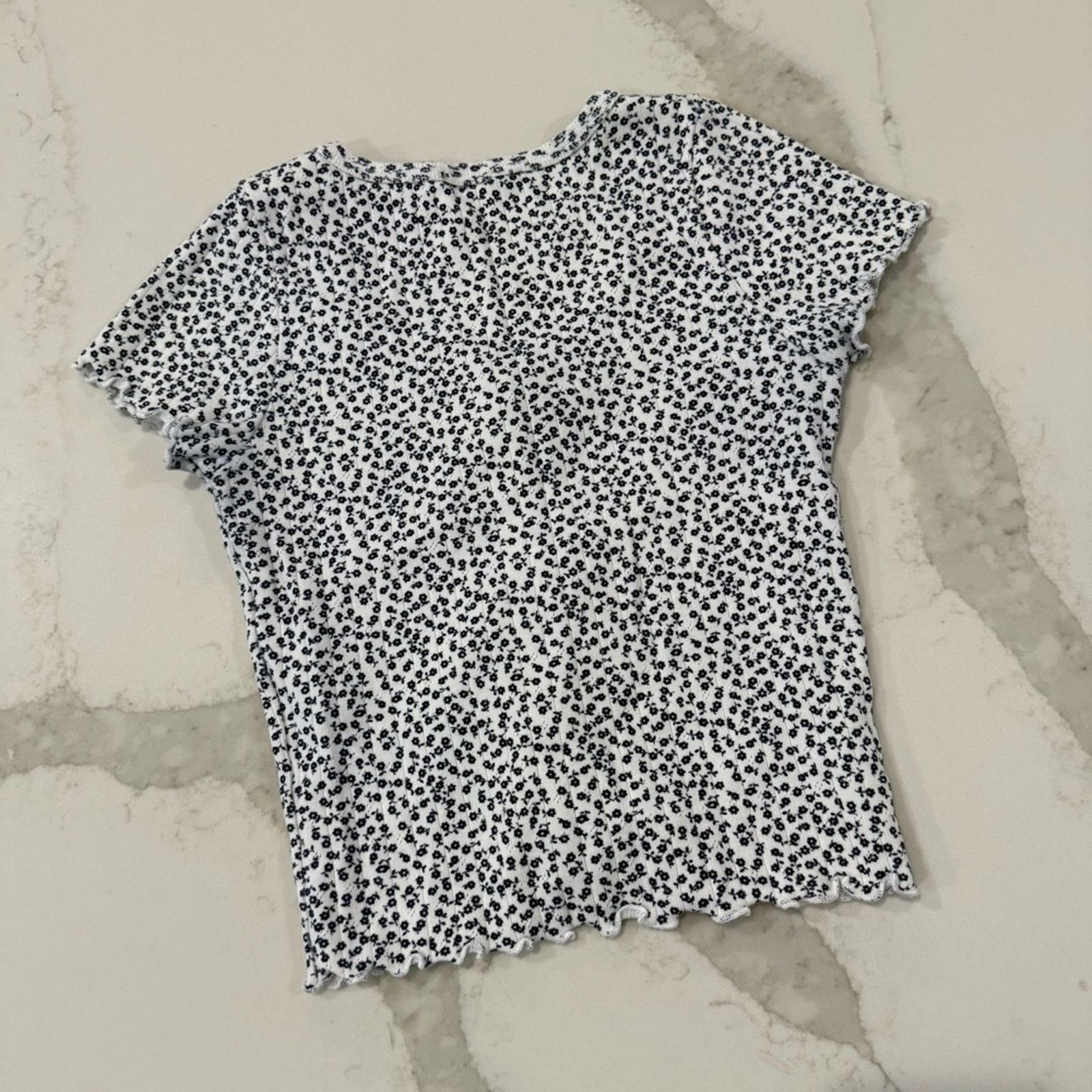 Brandy Melville Brandy Melville Floral Button Up Baby Tee Crop Top Womens OS Size ONE SIZE - 8 Thumbnail