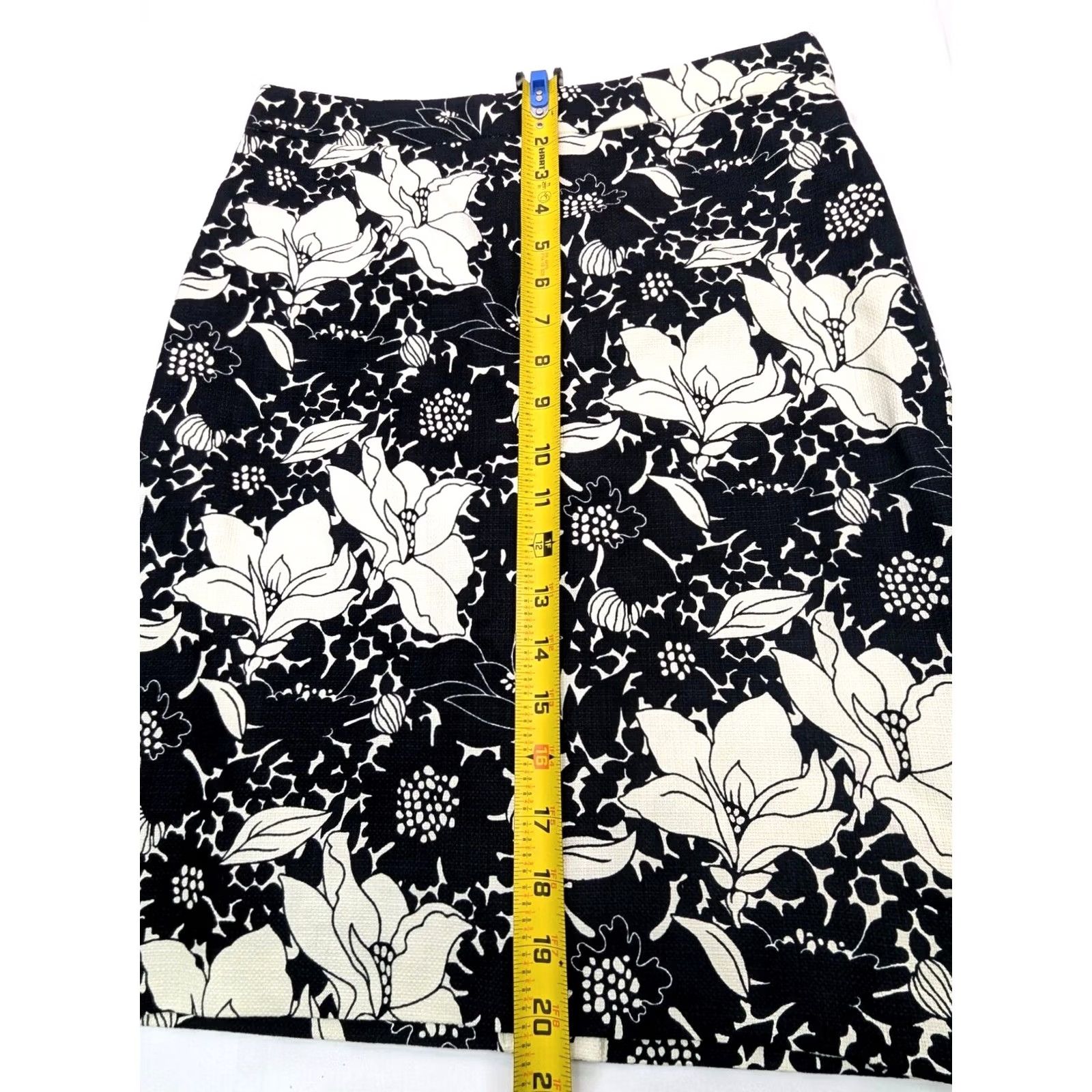 J.Crew VINTAGE J.CREW The Pencil Skirt Women 00 Floral White Cotton B8203 (Rearranged) Size 24" / US 00 / IT 34 - 6 Thumbnail