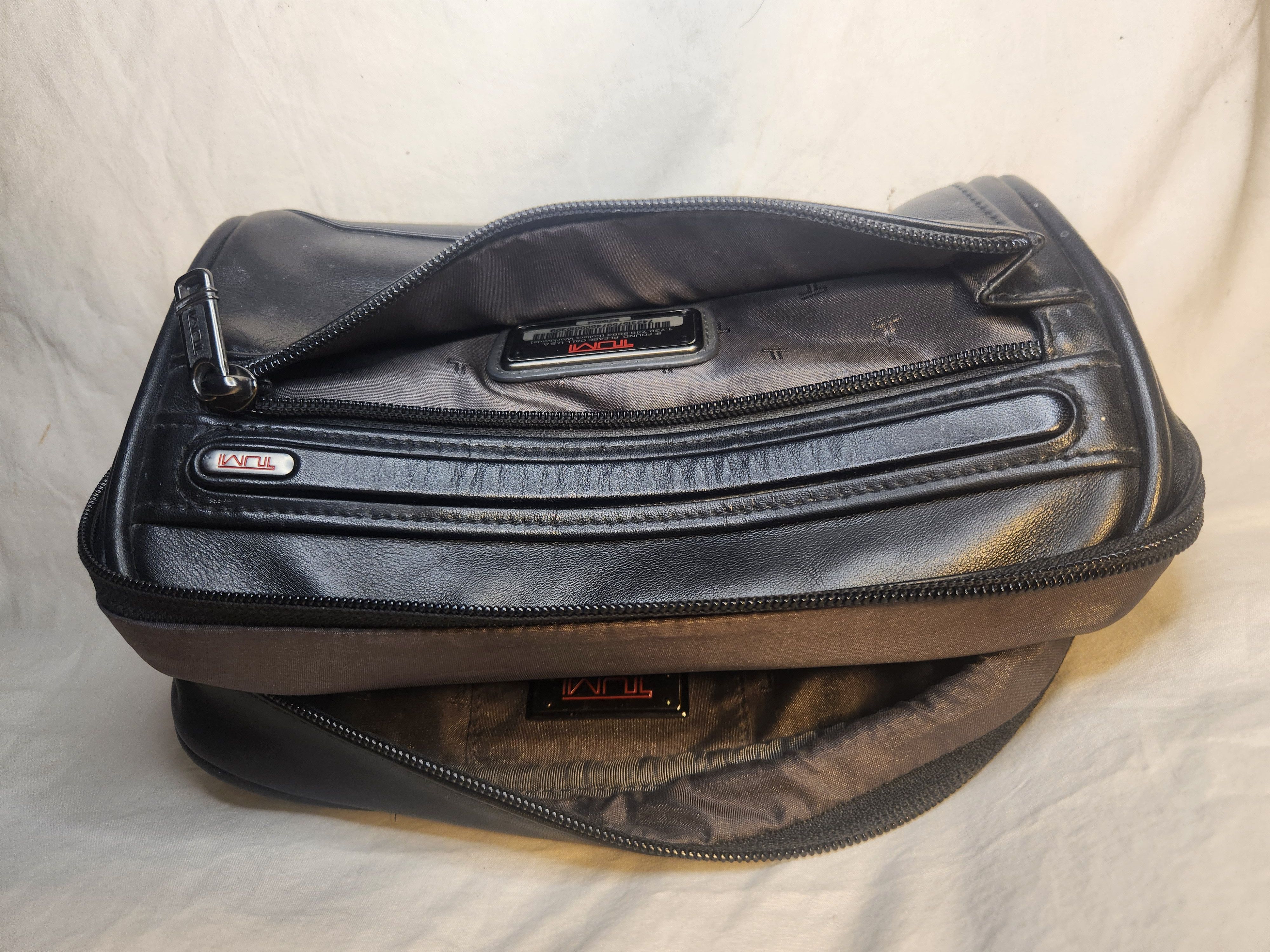 Tumi toiletry dopp bag Size ONE SIZE - 12 Thumbnail